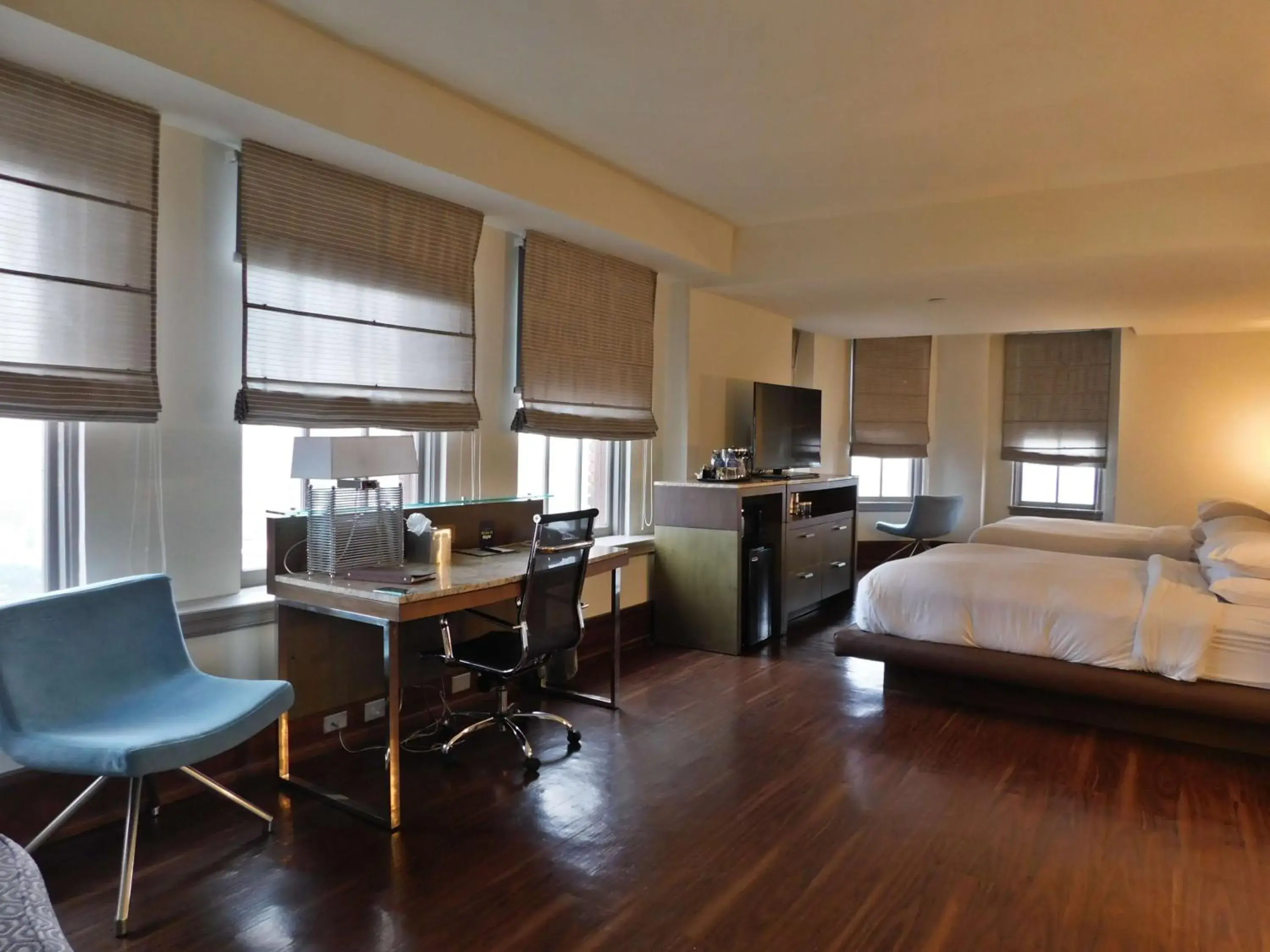 Queen Corner Studio with Two Queen Beds in The Tudor Arms Hotel Cleveland - a DoubleTree by Hilton Queen Corner Studio with Two Queen Beds in The Tudor Arms Hotel Cleveland - a DoubleTree by Hilton