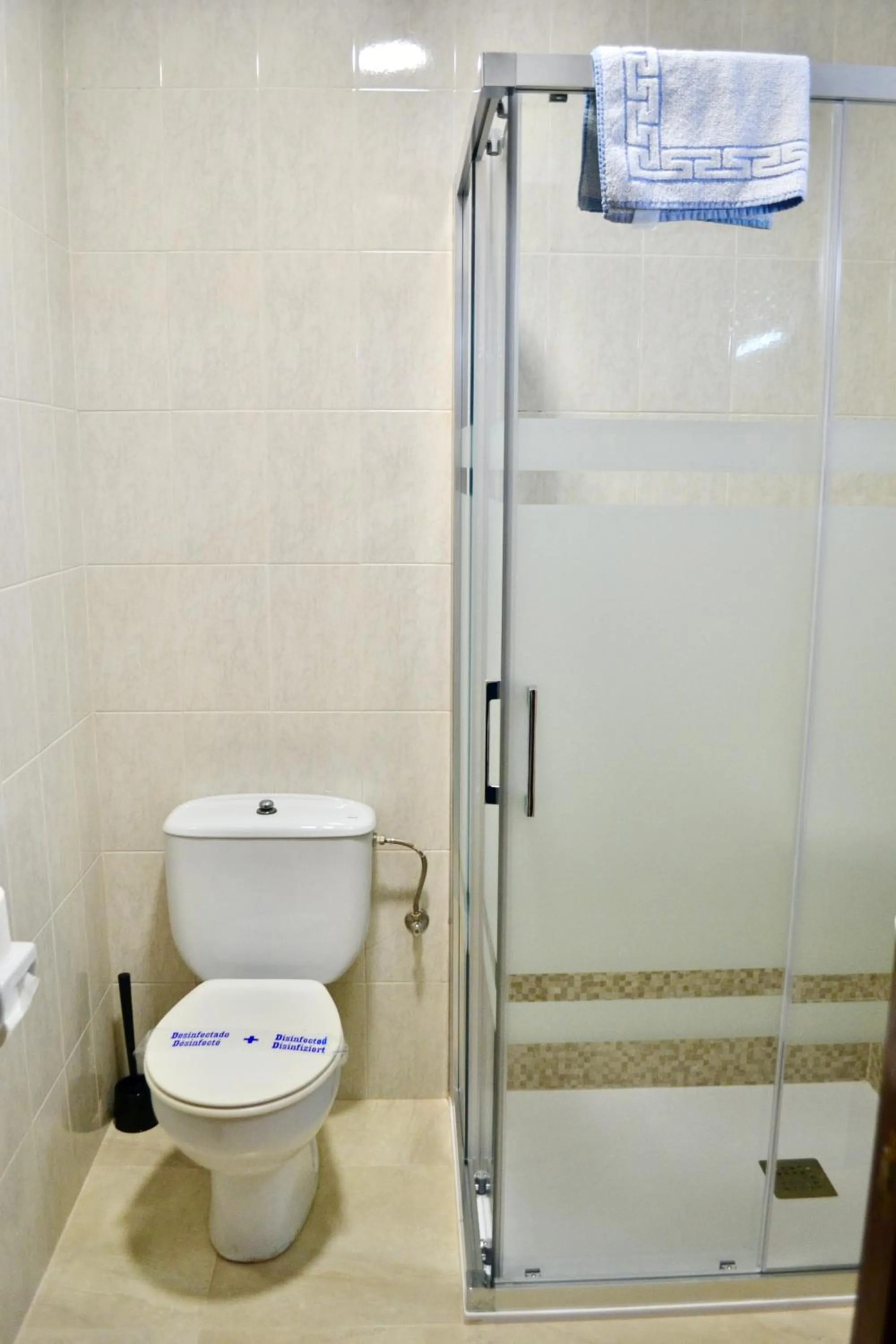 Shower in Hotel Bennington