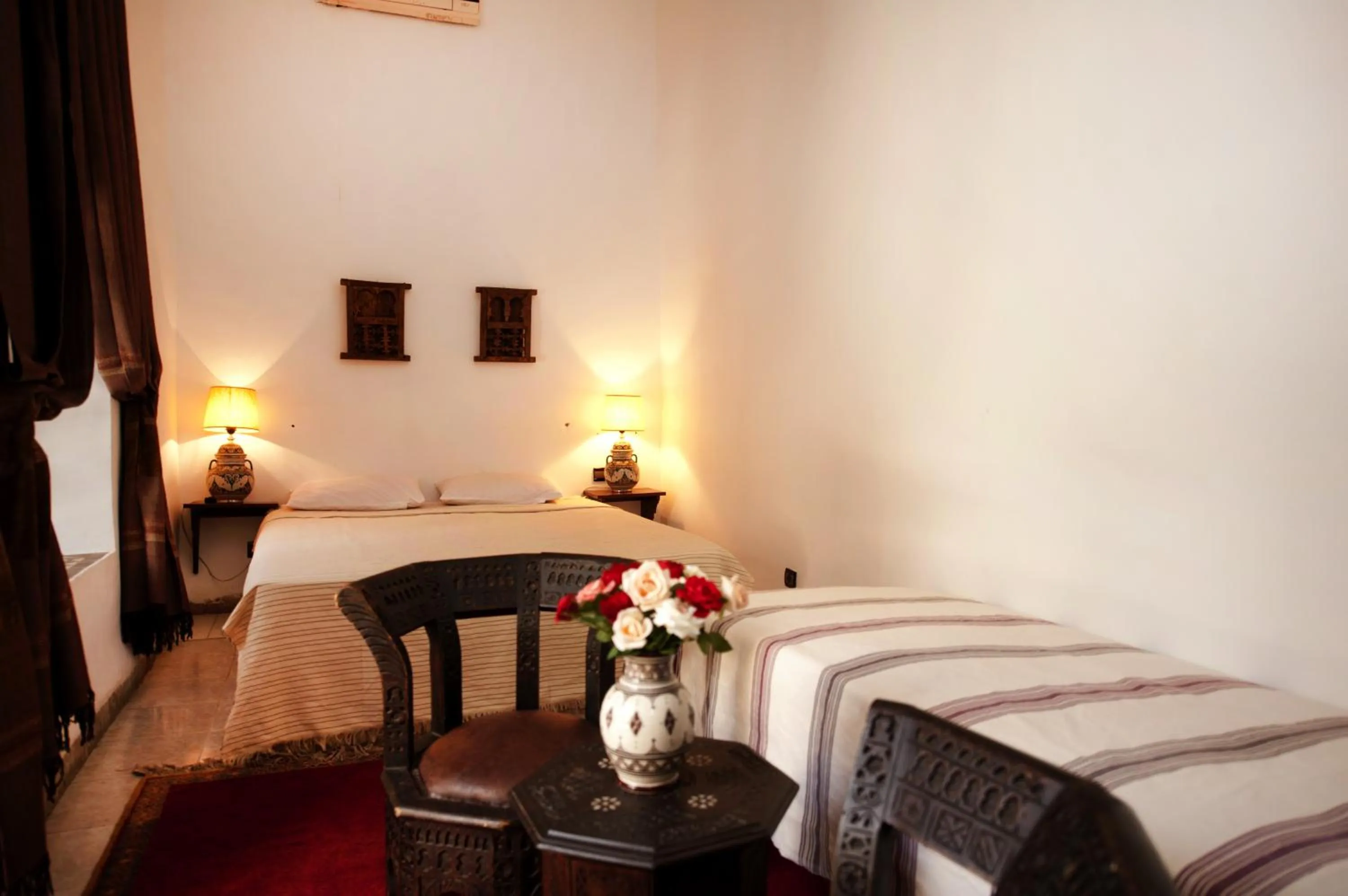 Photo of the whole room, Bed in Riad Azalia