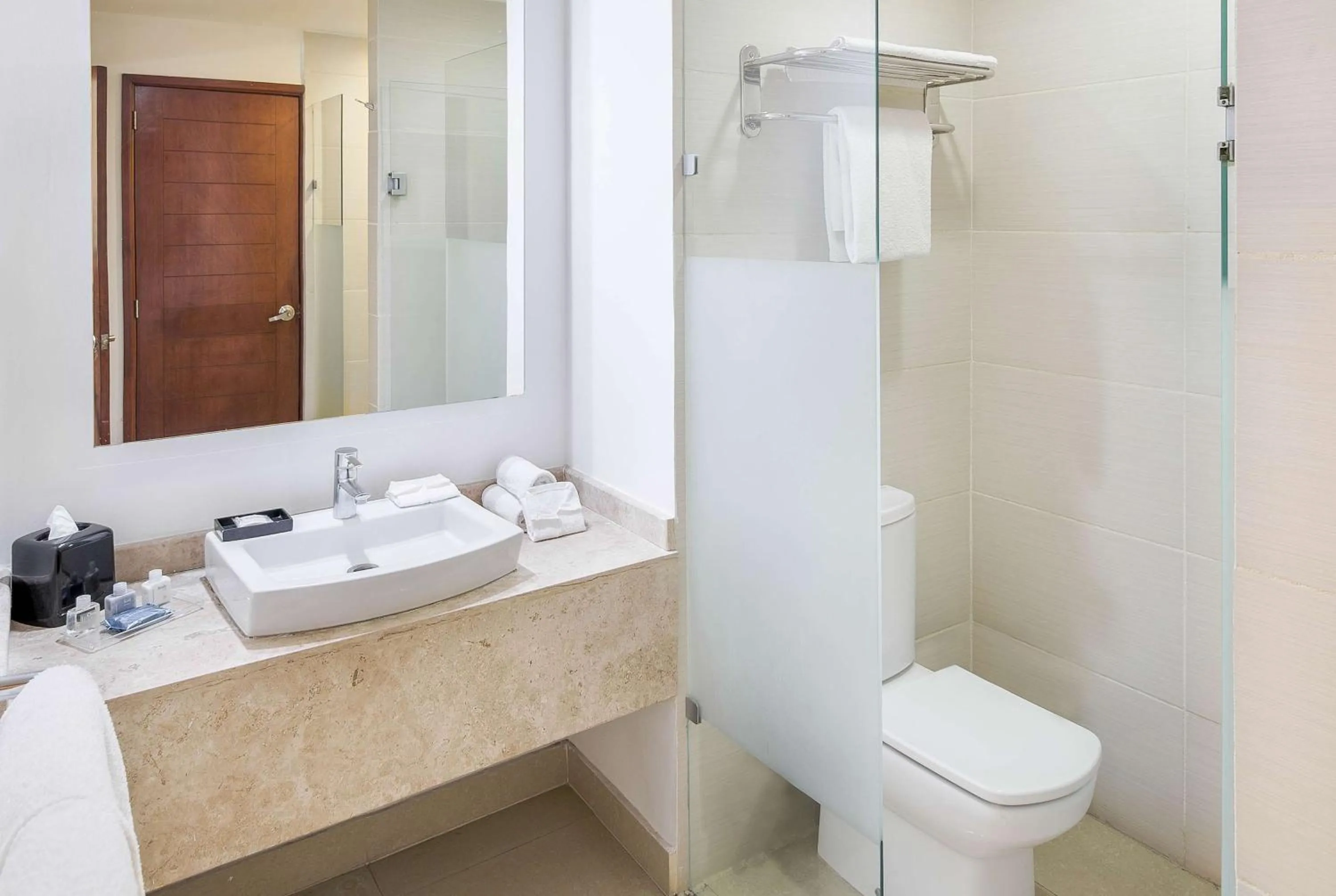 Photo of the whole room in HS HOTSSON Smart León Centro Max