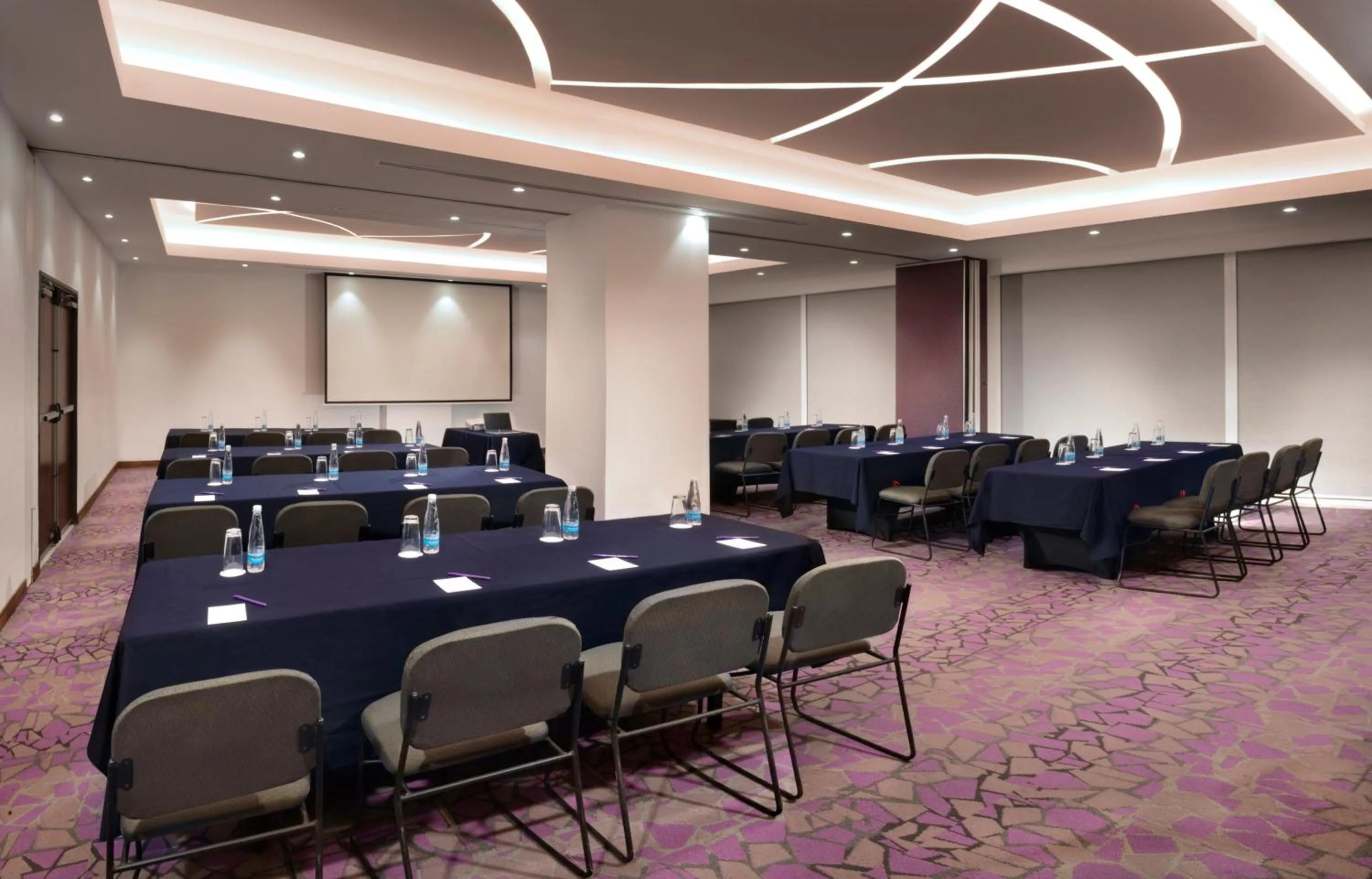 Meeting/conference room in HS HOTSSON Smart León Centro Max