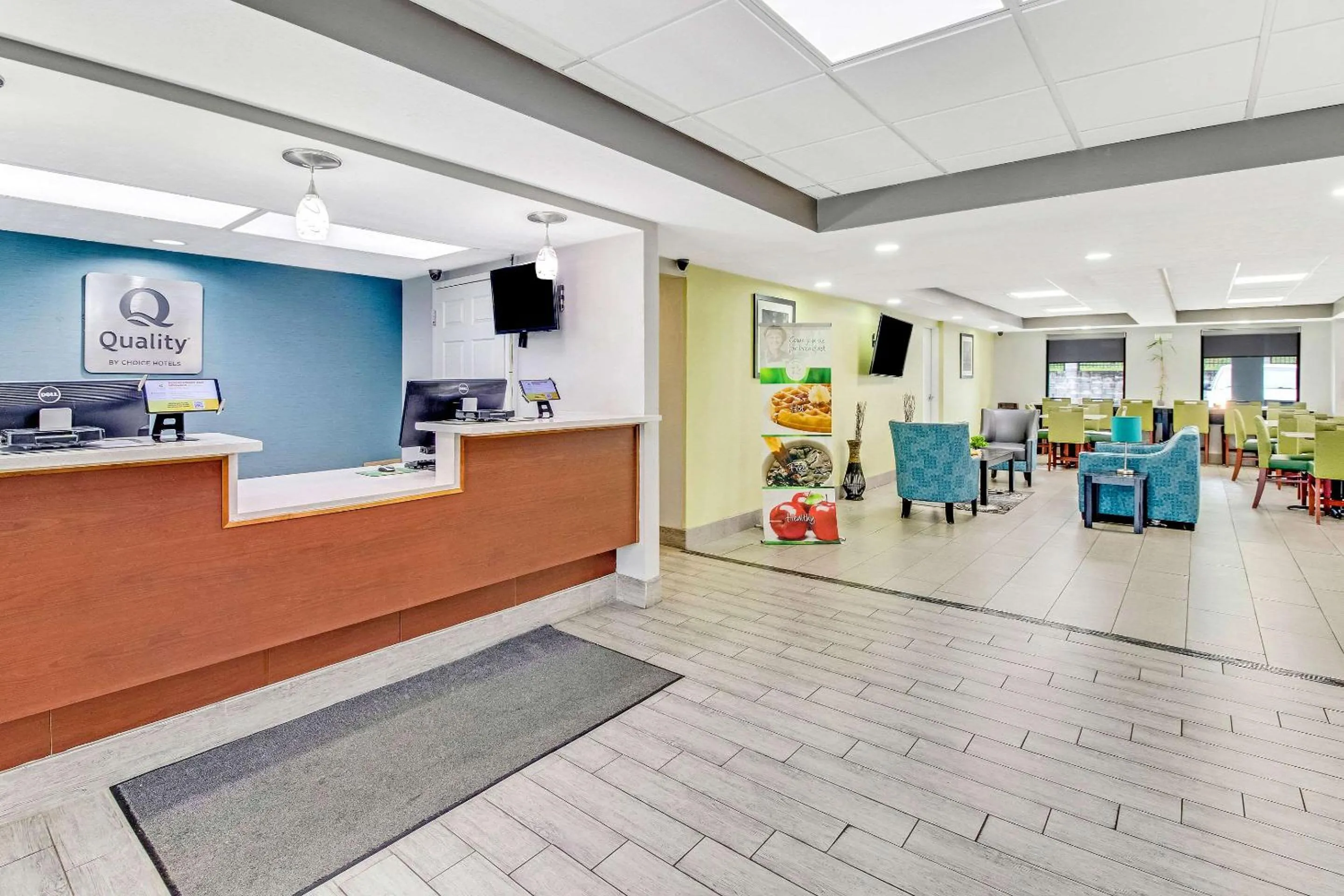 Lobby or reception in Quality Inn White House