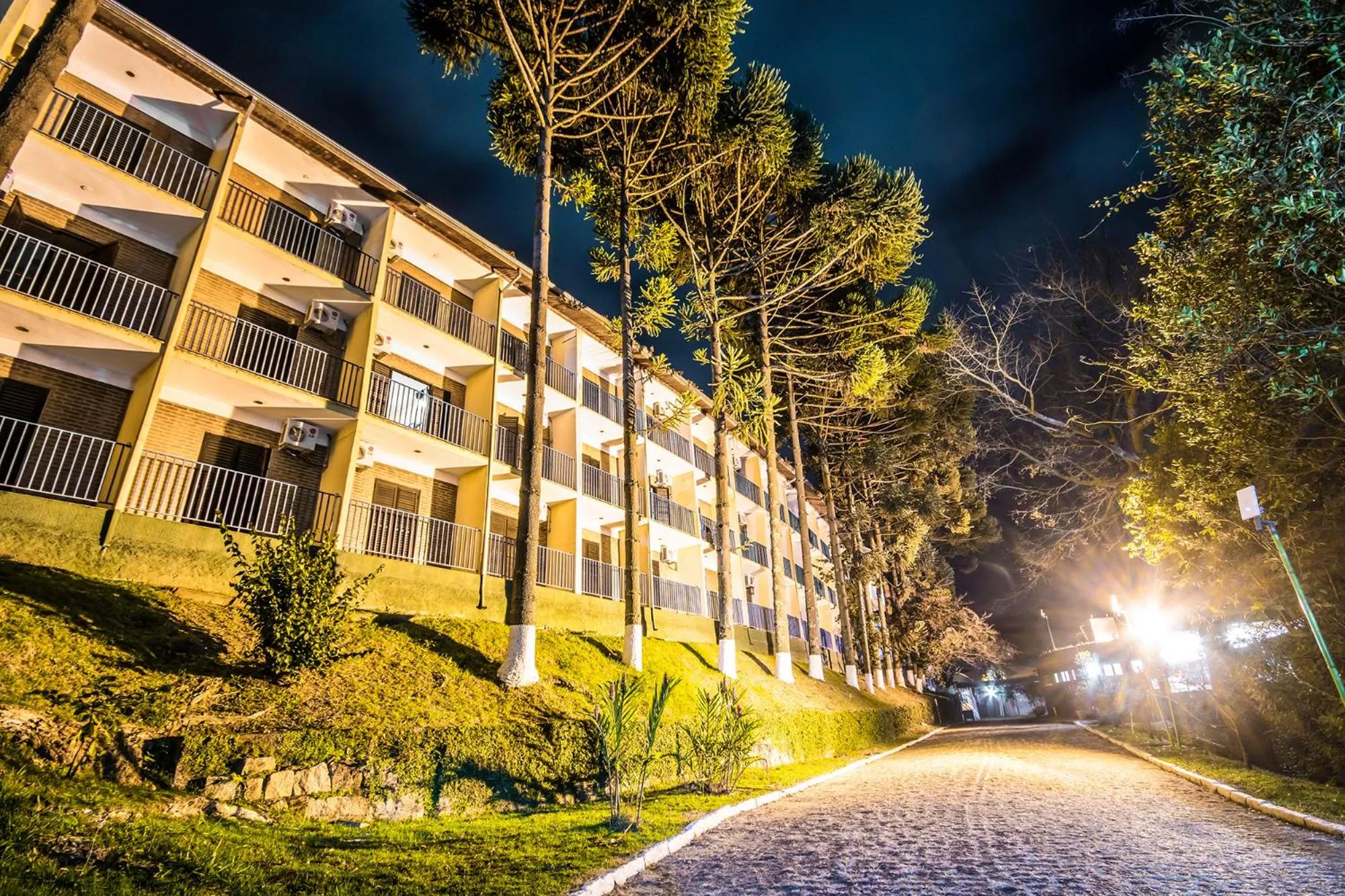 Property building in Hotel Vilage Inn All Inclusive Poços de Caldas By Nacional Inn