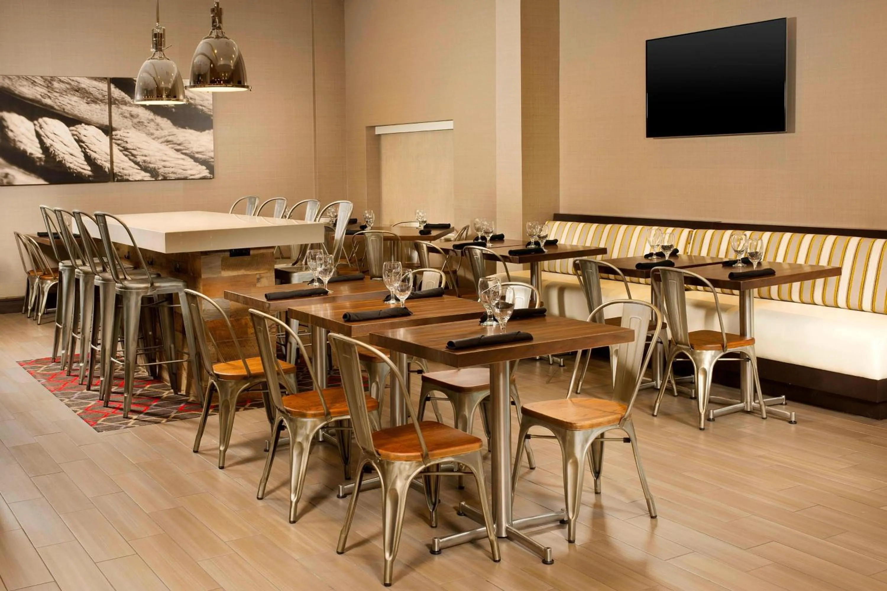 Restaurant/places to eat in Four Points by Sheraton Jacksonville Beachfront