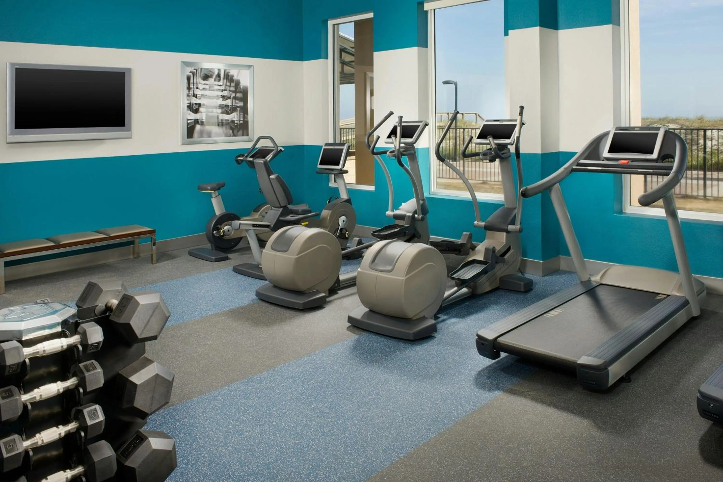 Fitness centre/facilities in Four Points by Sheraton Jacksonville Beachfront