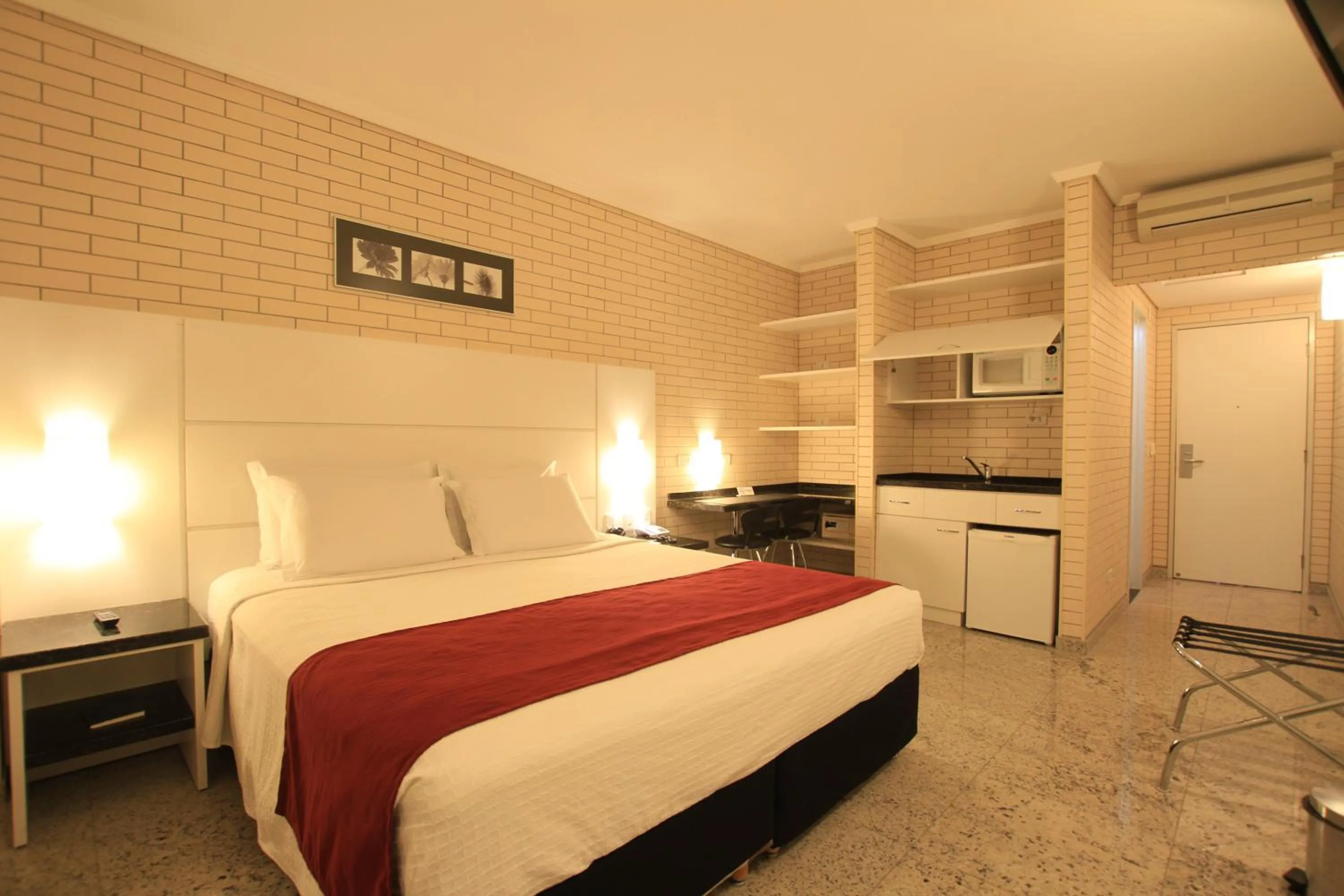 Bedroom, Bed in Hotel Confiance Prime Batel