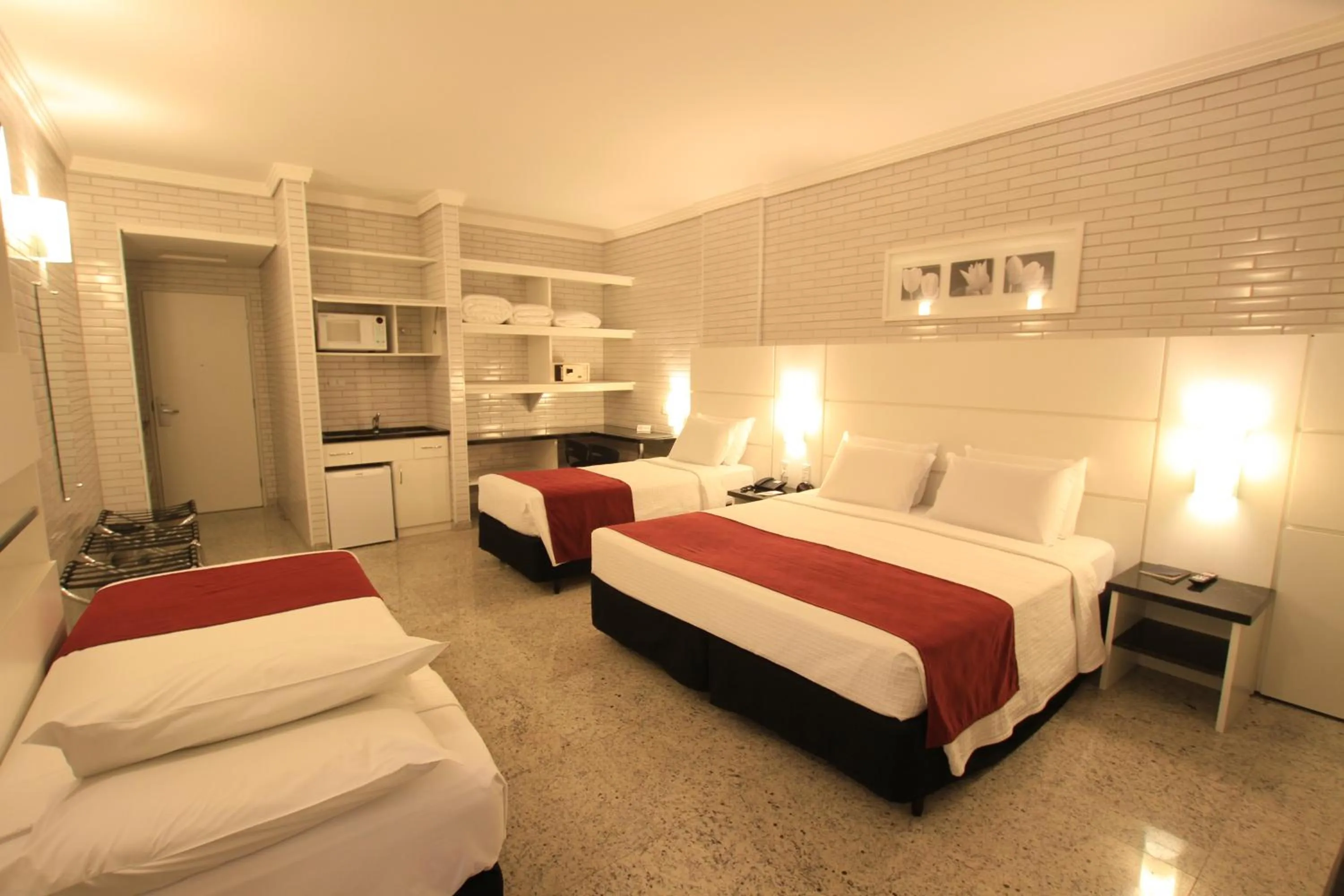 Bedroom, Bed in Hotel Confiance Prime Batel