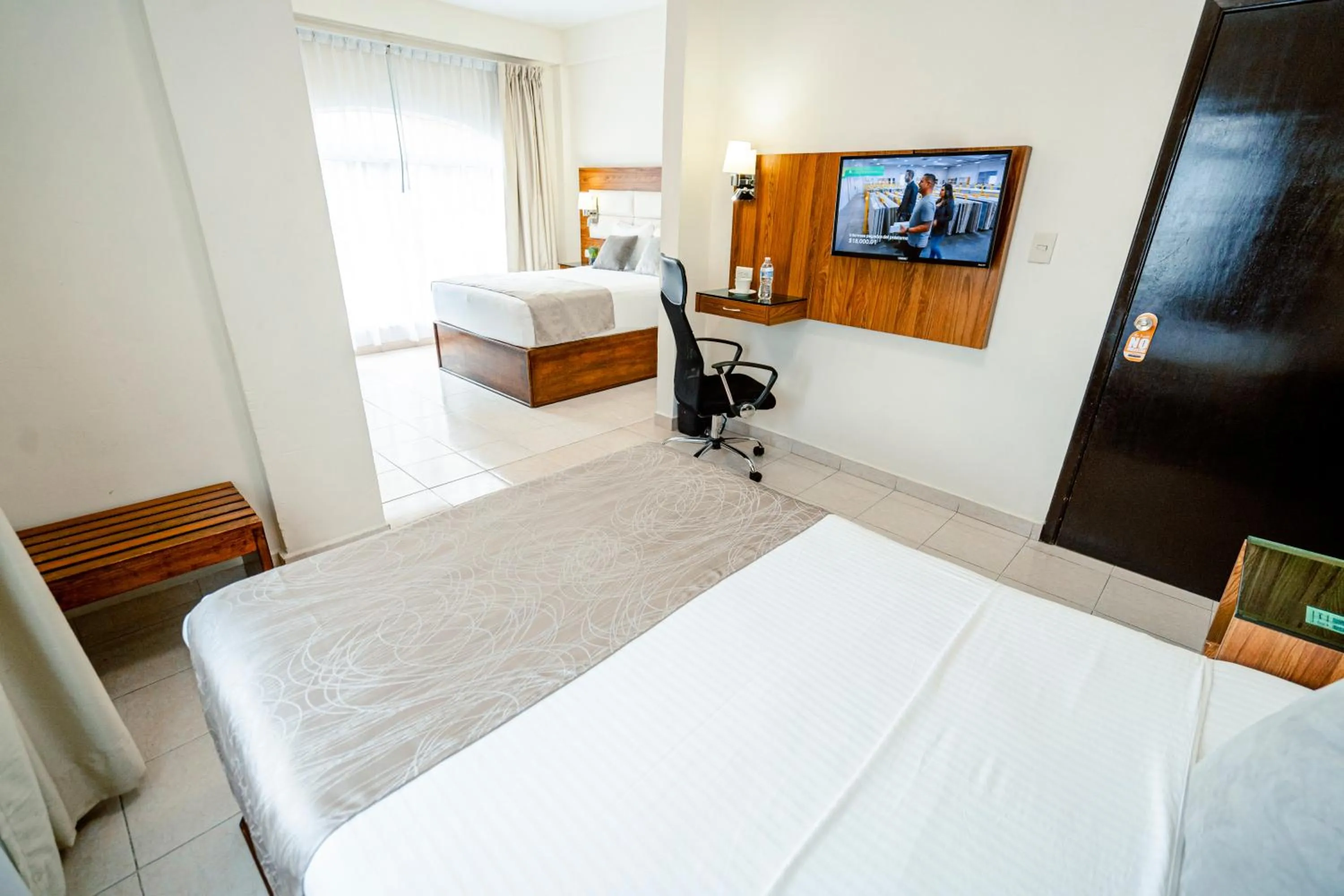 TV and multimedia, Bed in Hotel San Miguel, en el Centro - Desayuno Incluido