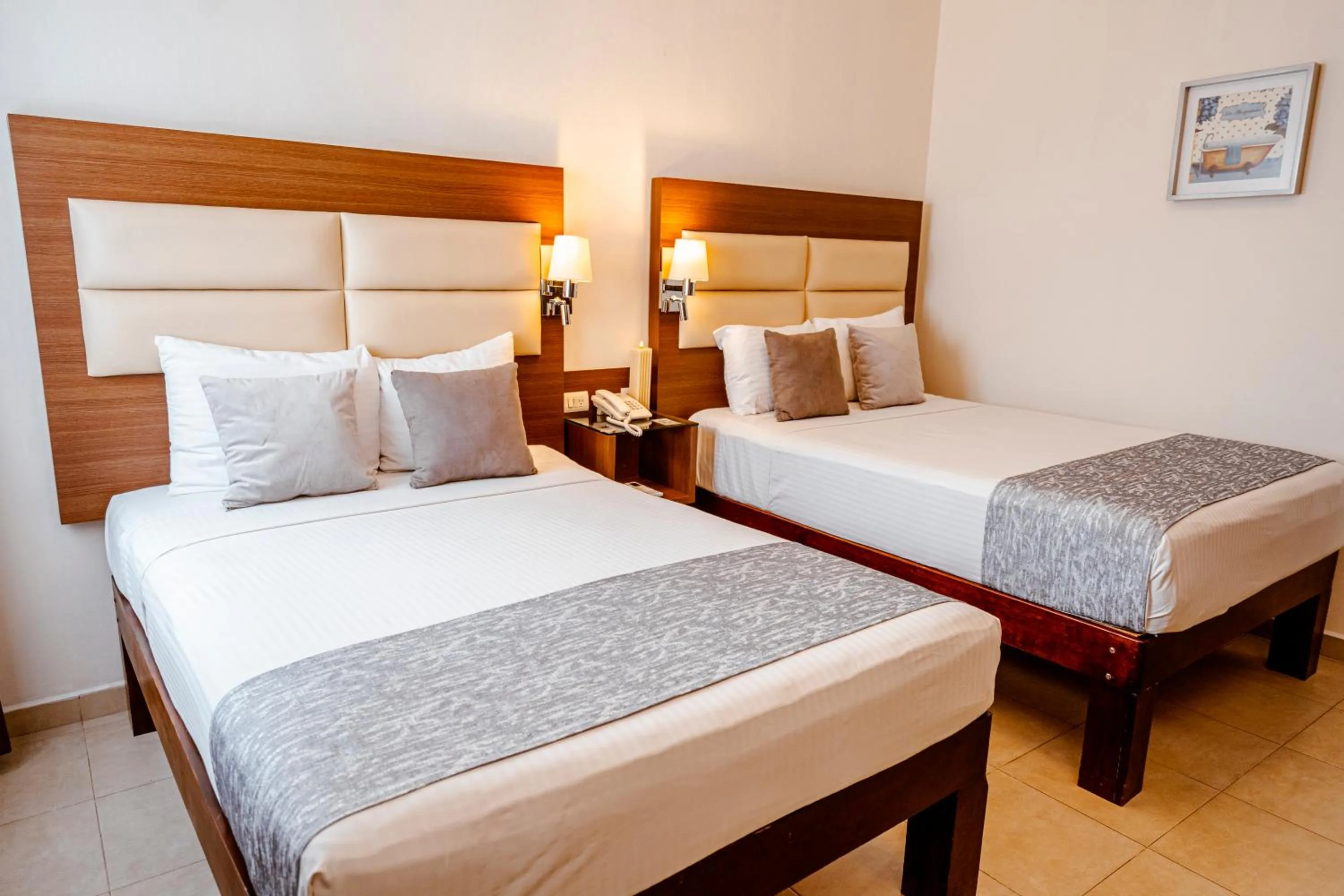 Photo of the whole room, Bed in Hotel San Miguel, en el Centro - Desayuno Incluido