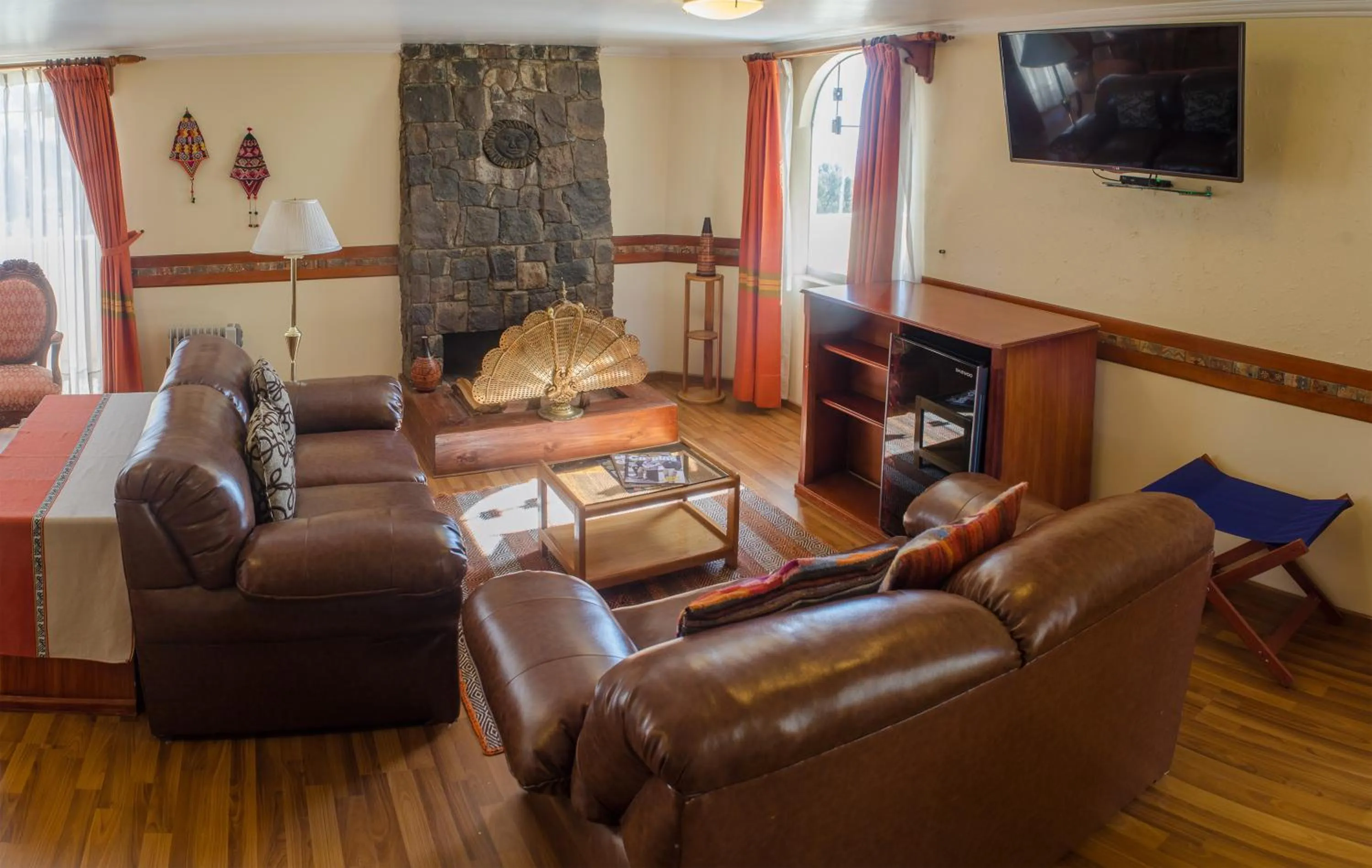 Photo of the whole room in Taypikala Lago