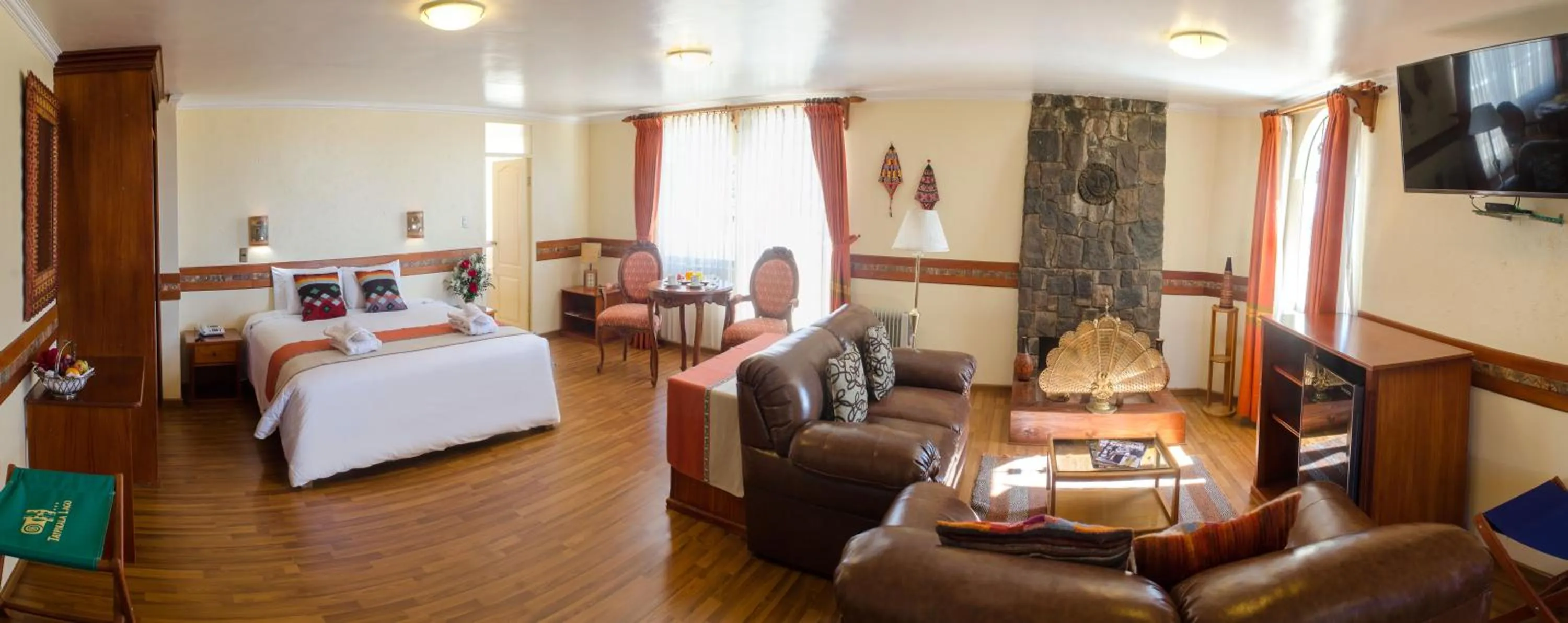 Photo of the whole room, Bed in Taypikala Lago