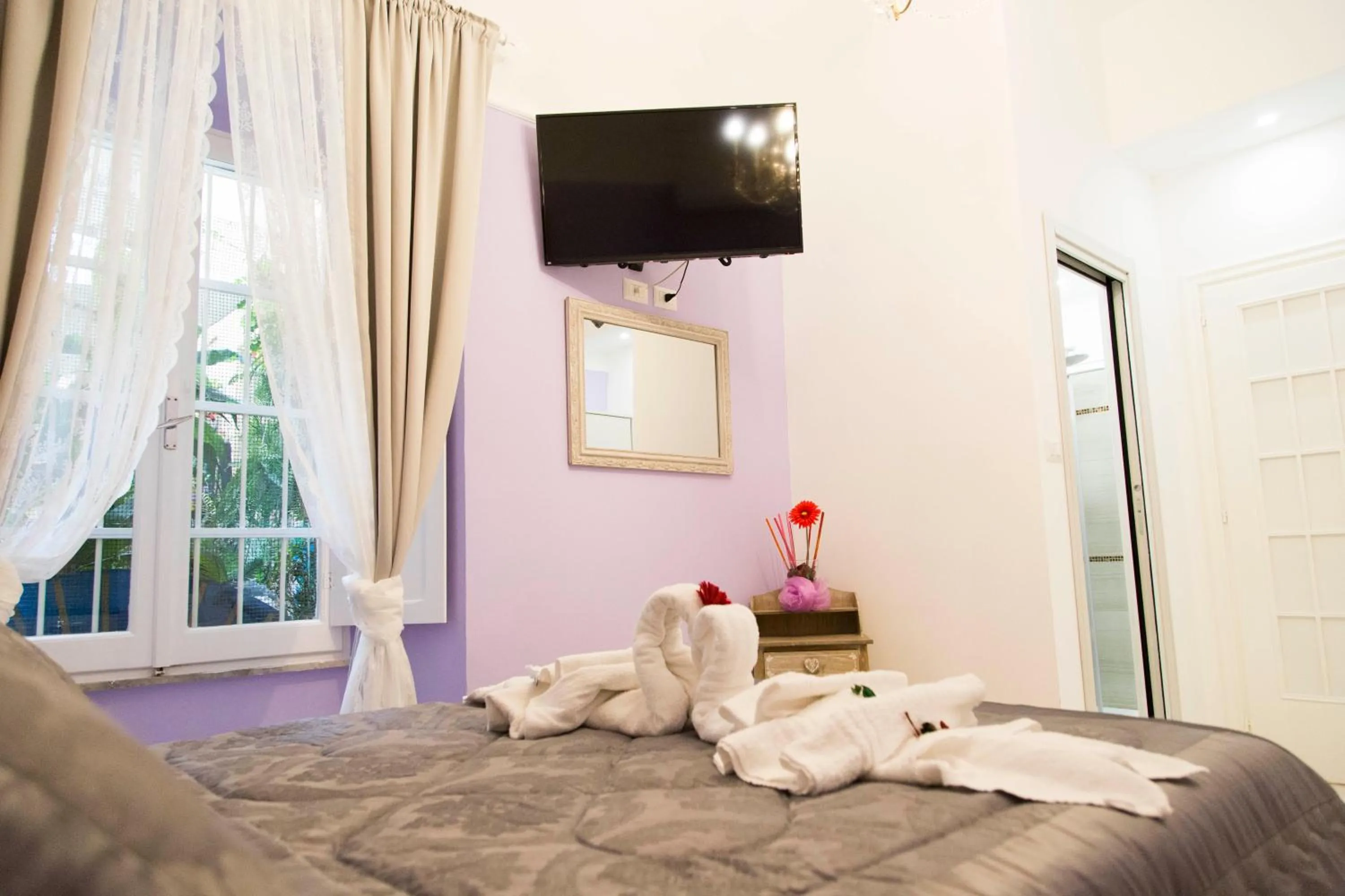 Bed in Royal Vatican