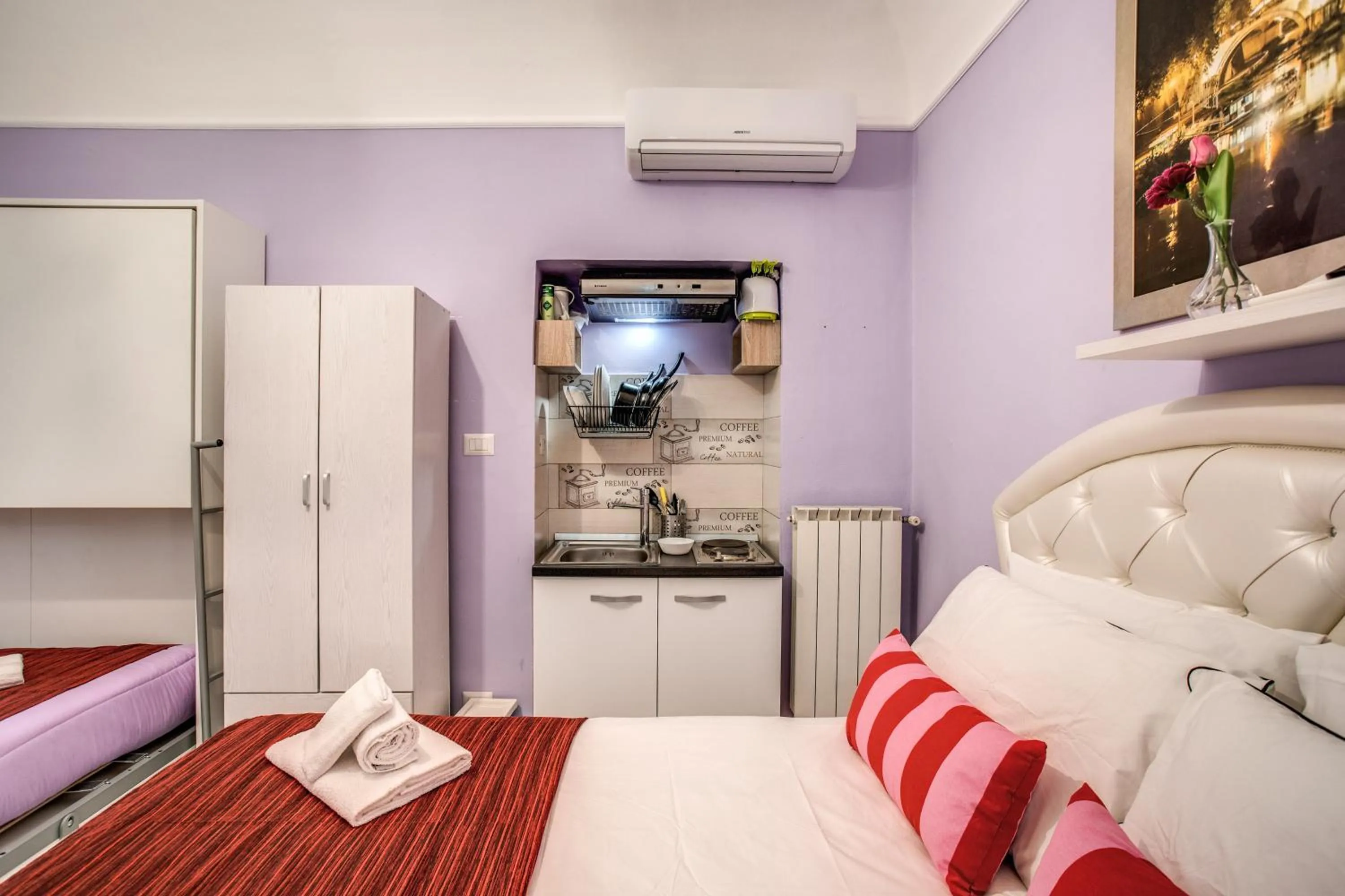 Bed in Royal Vatican