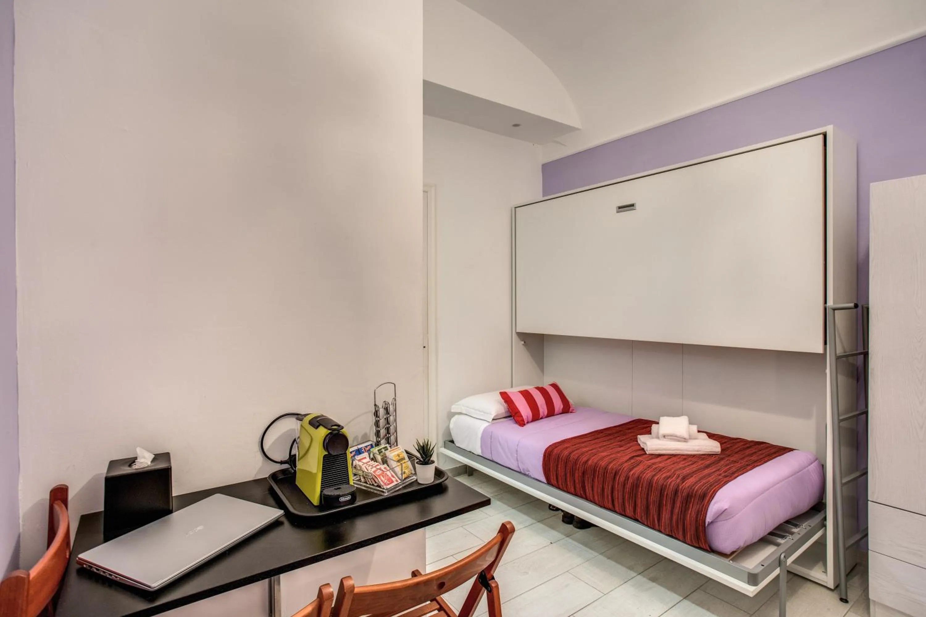 Bed in Royal Vatican