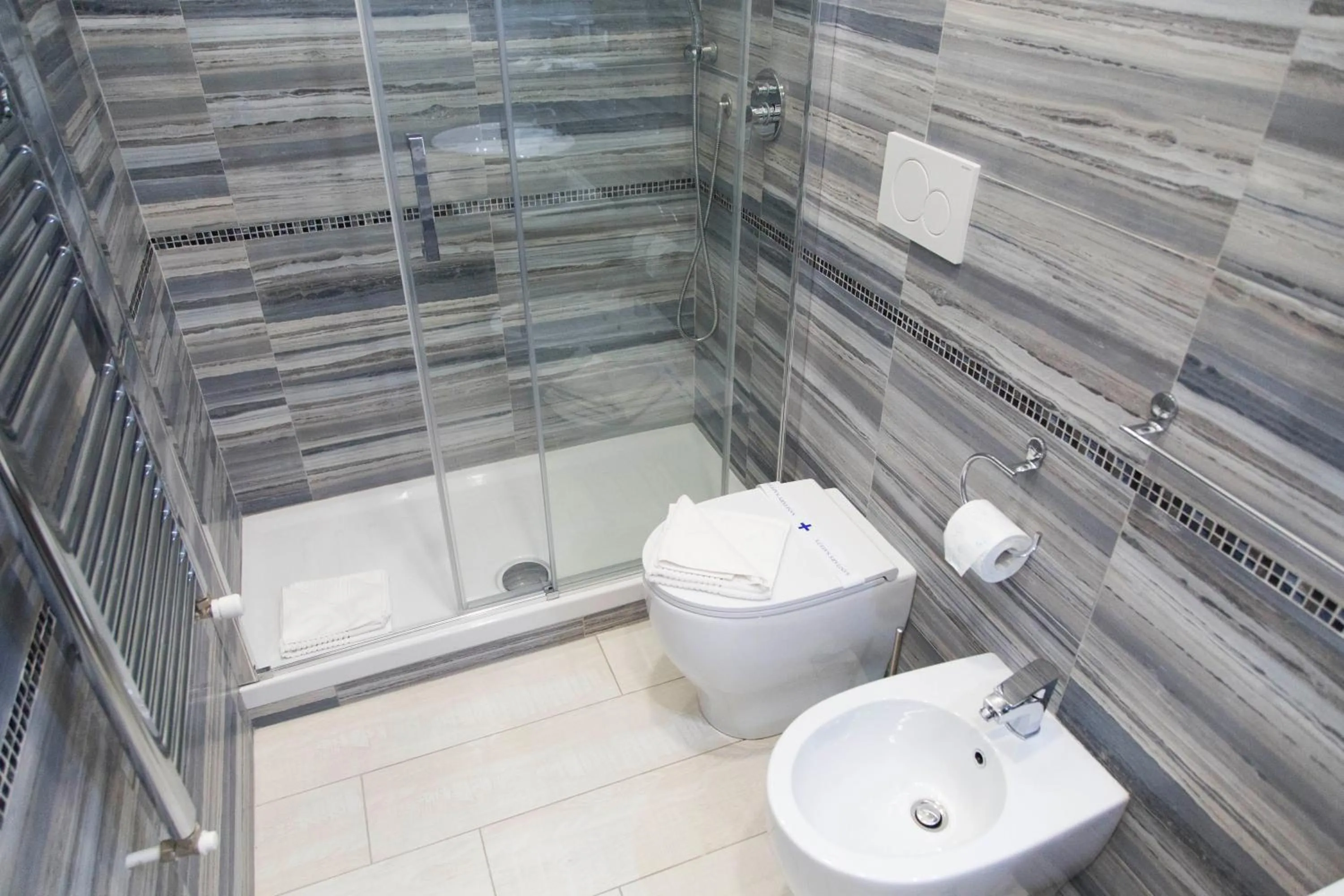 Bathroom in Royal Vatican