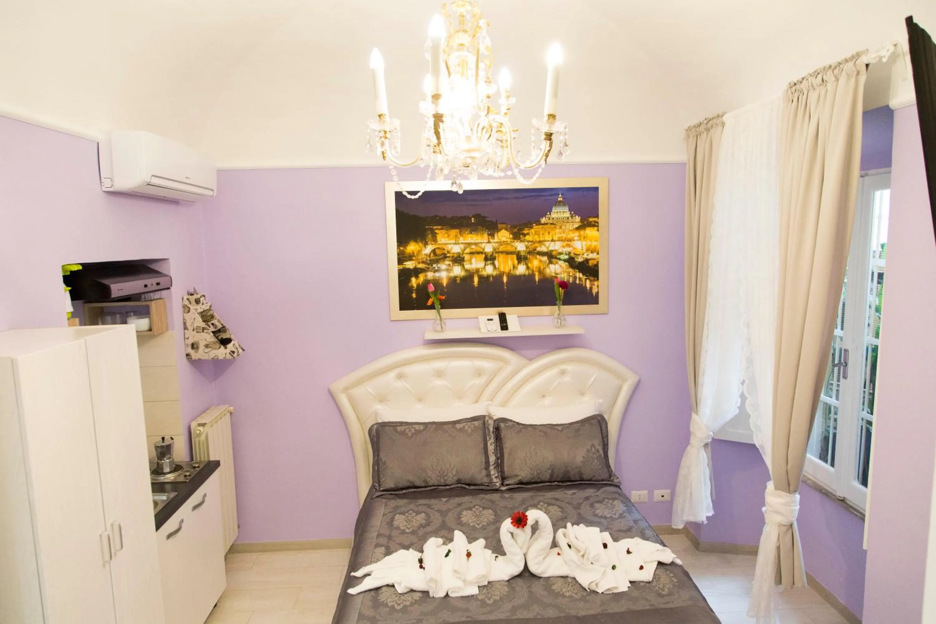 Bed in Royal Vatican