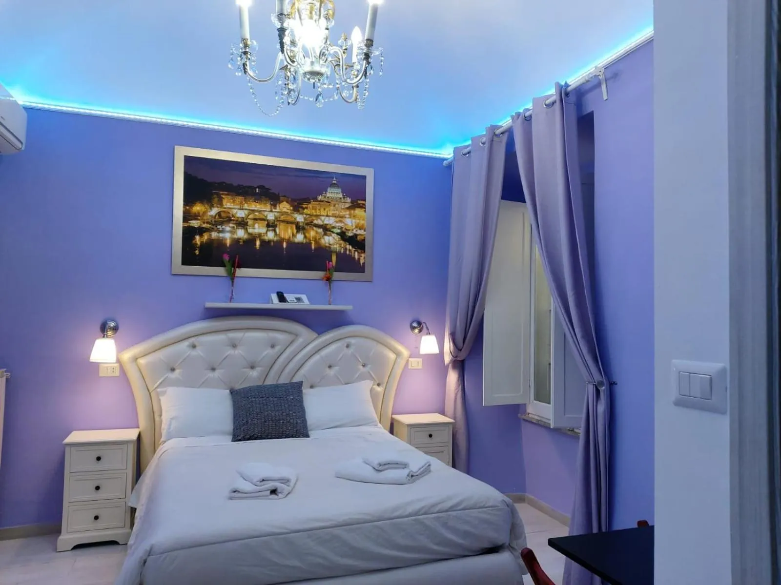 Bed in Royal Vatican