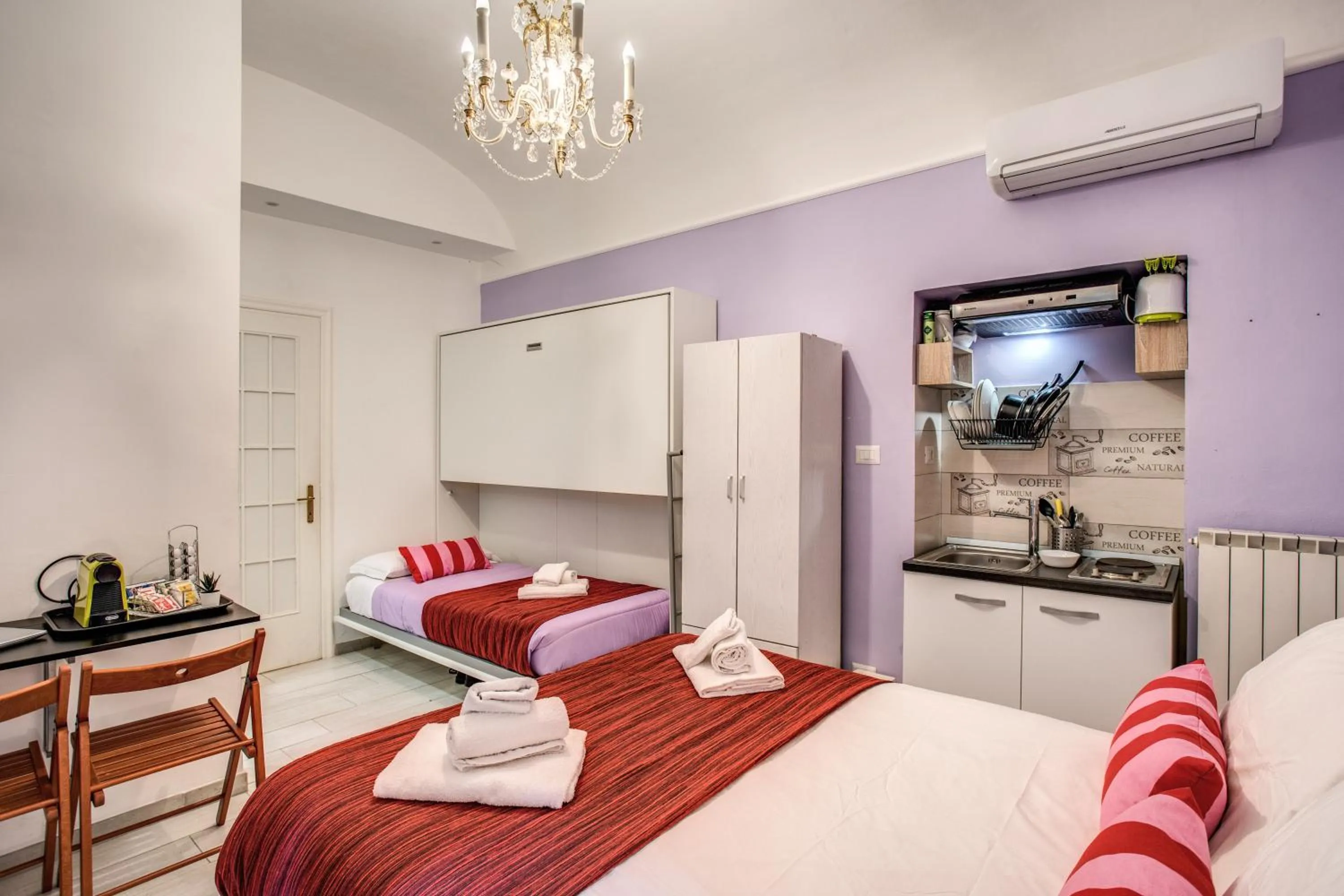 Bed in Royal Vatican