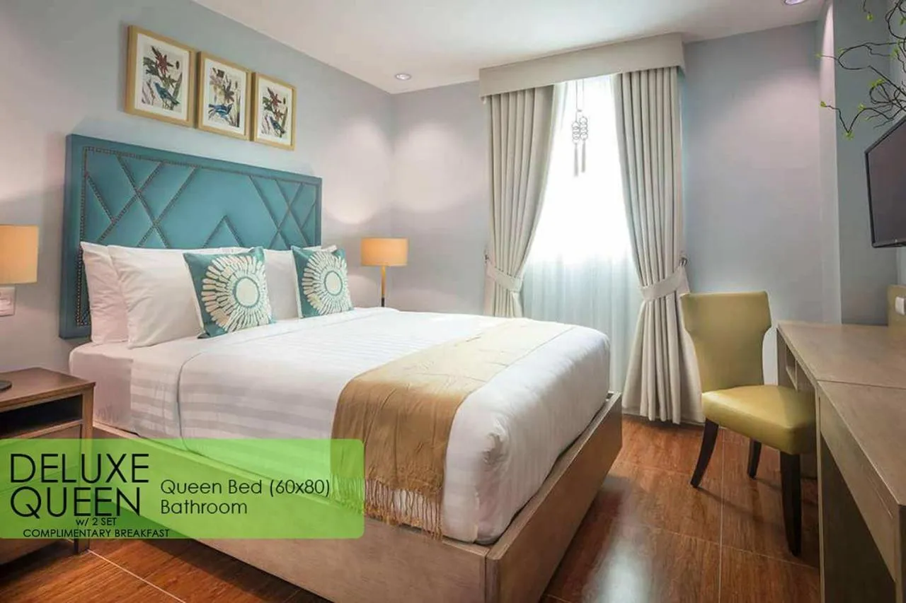 Bedroom, Bed in Dalian Peak Hotel