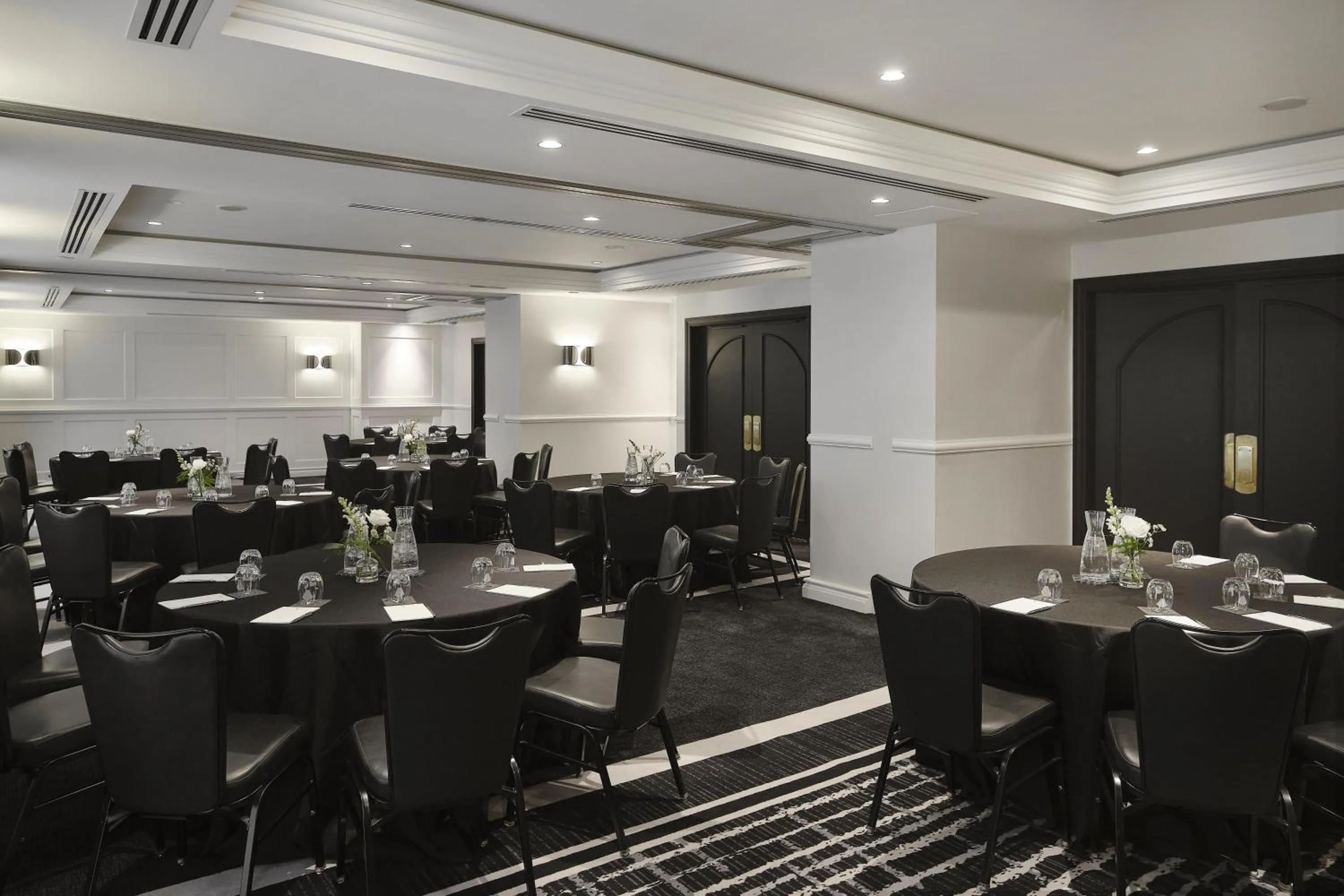 Meeting/conference room in Vogue Hotel Montreal Downtown, Curio Collection by Hilton