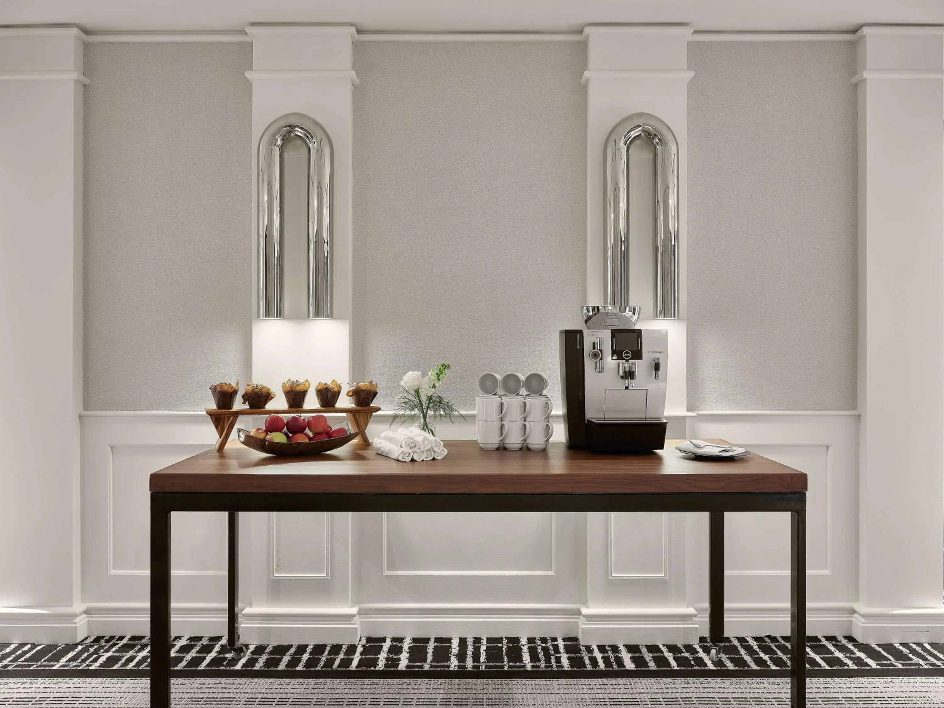 Meeting/conference room in Vogue Hotel Montreal Downtown, Curio Collection by Hilton