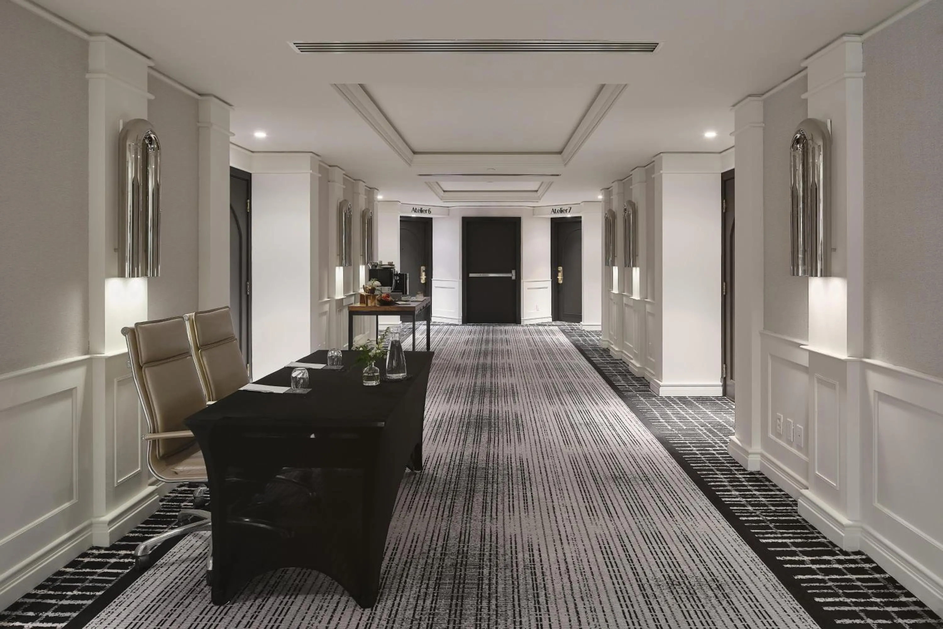 Meeting/conference room in Vogue Hotel Montreal Downtown, Curio Collection by Hilton