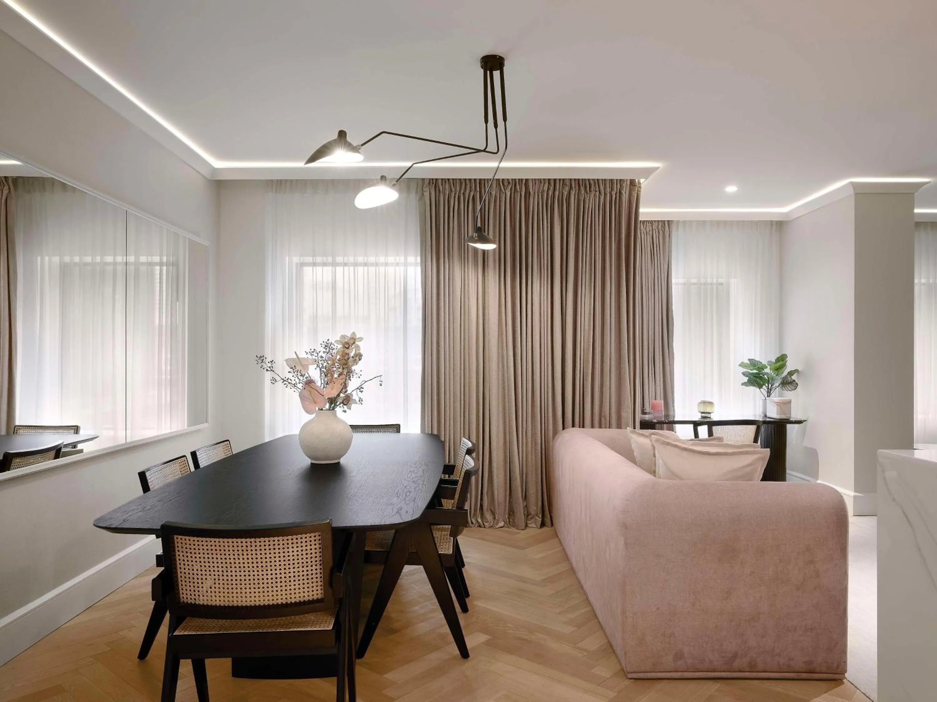 Living room in Vogue Hotel Montreal Downtown, Curio Collection by Hilton