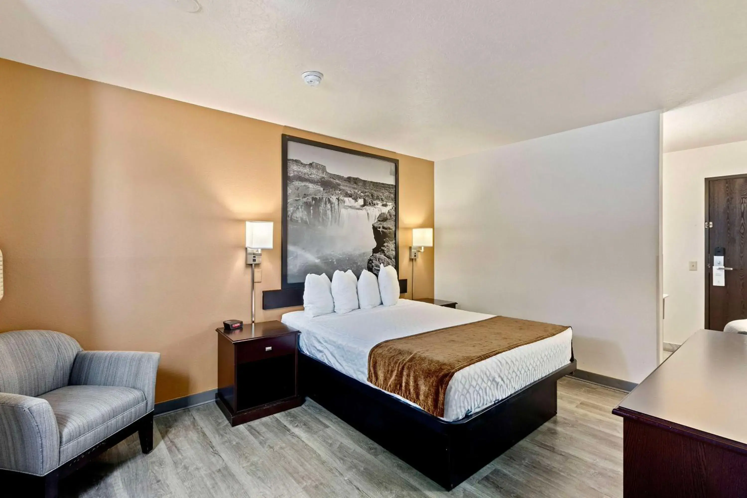 Queen Room in SureStay Hotel by Best Western Twin Falls Queen Room in SureStay Hotel by Best Western Twin Falls