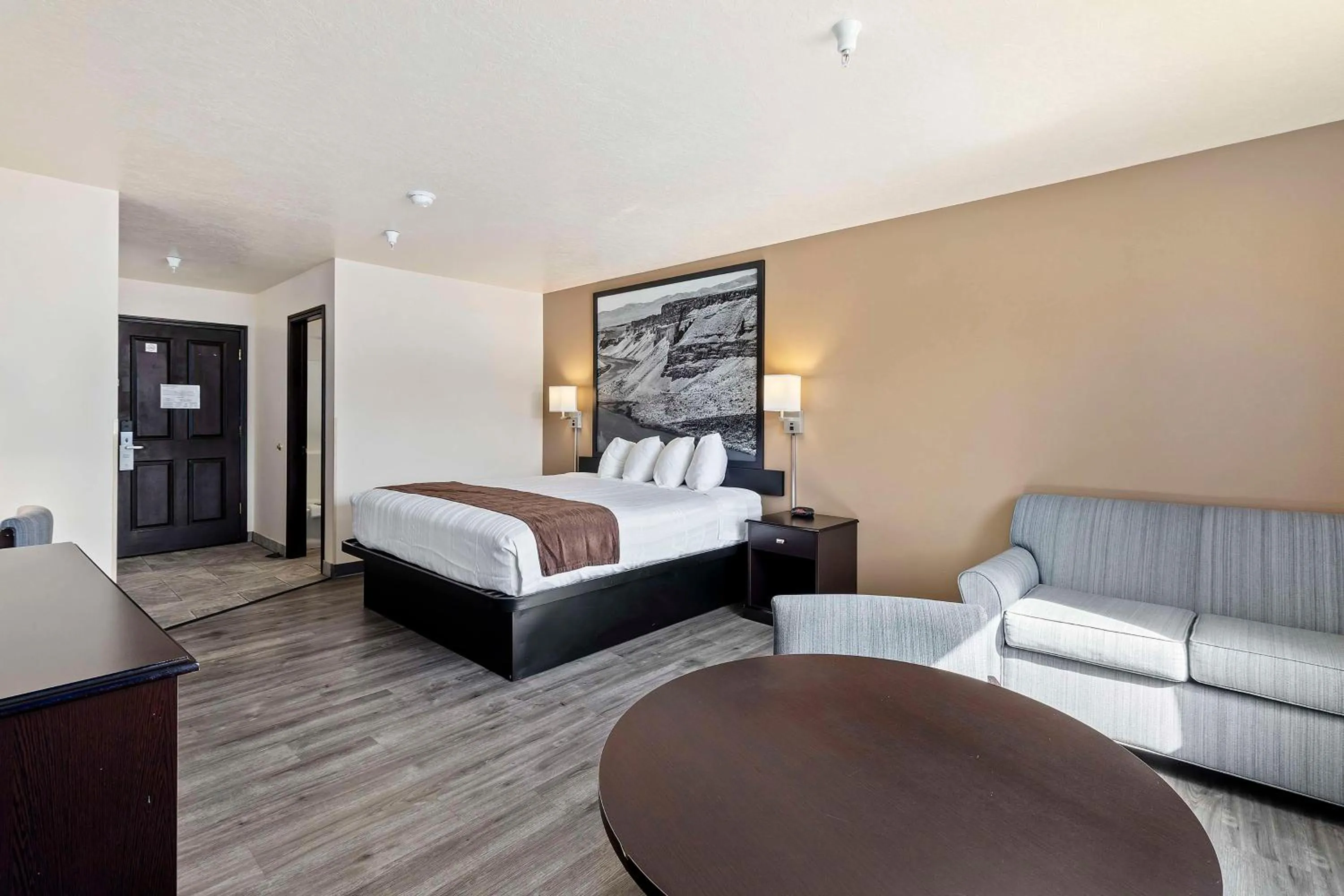Bedroom, Bed in SureStay Hotel by Best Western Twin Falls