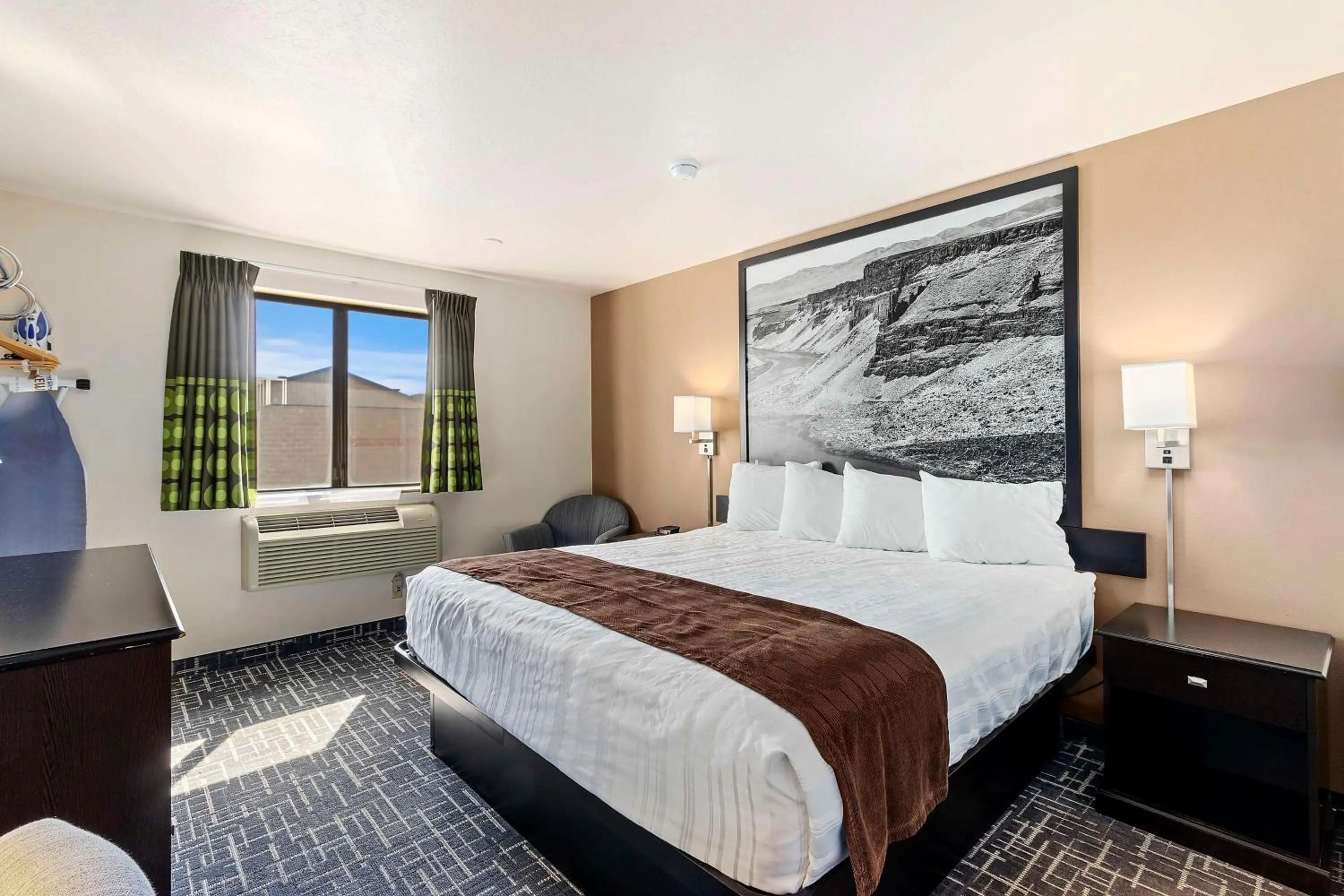 Other, Bed in SureStay Hotel by Best Western Twin Falls