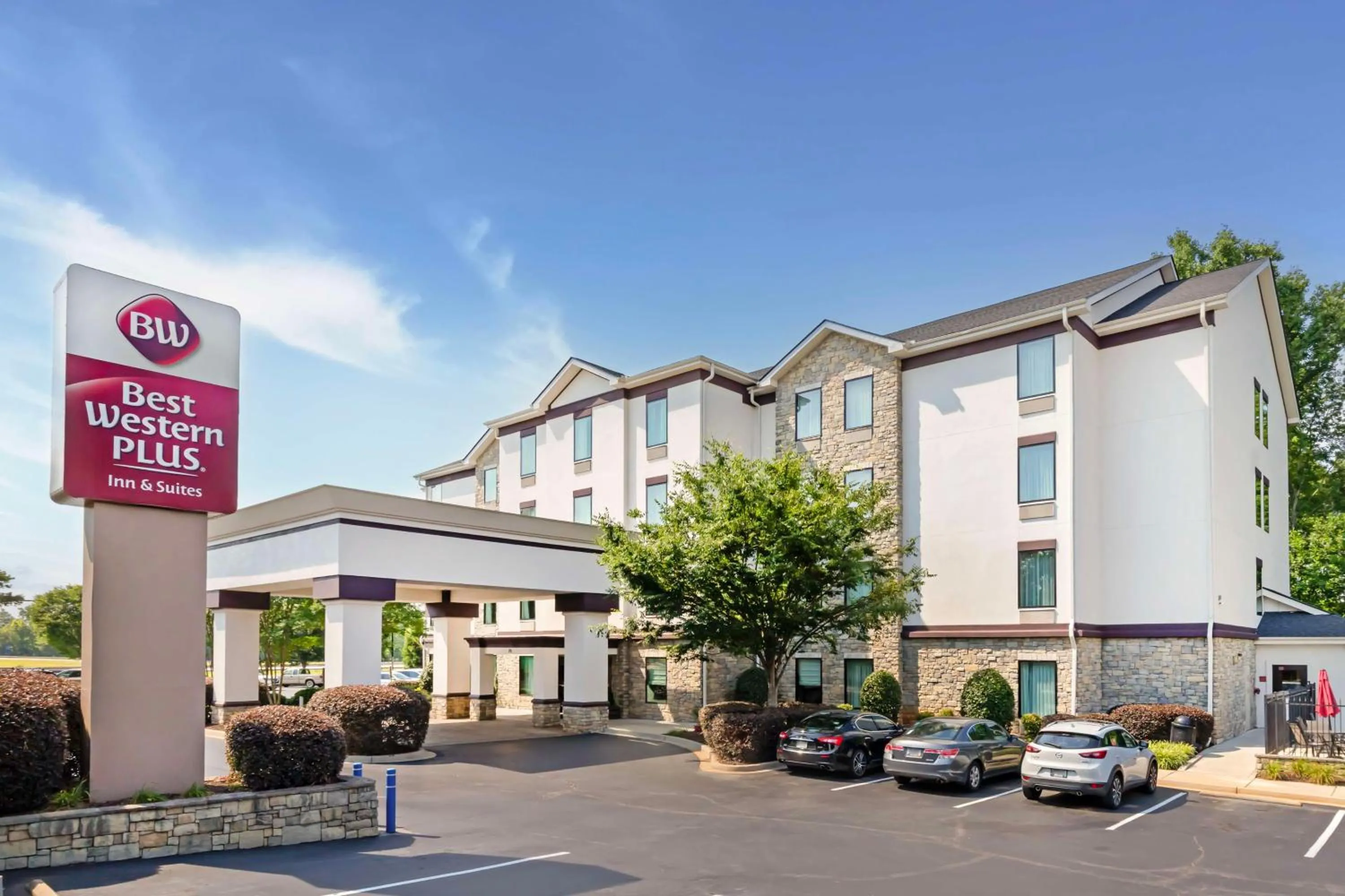 Property building in Best Western Plus Greenville South
