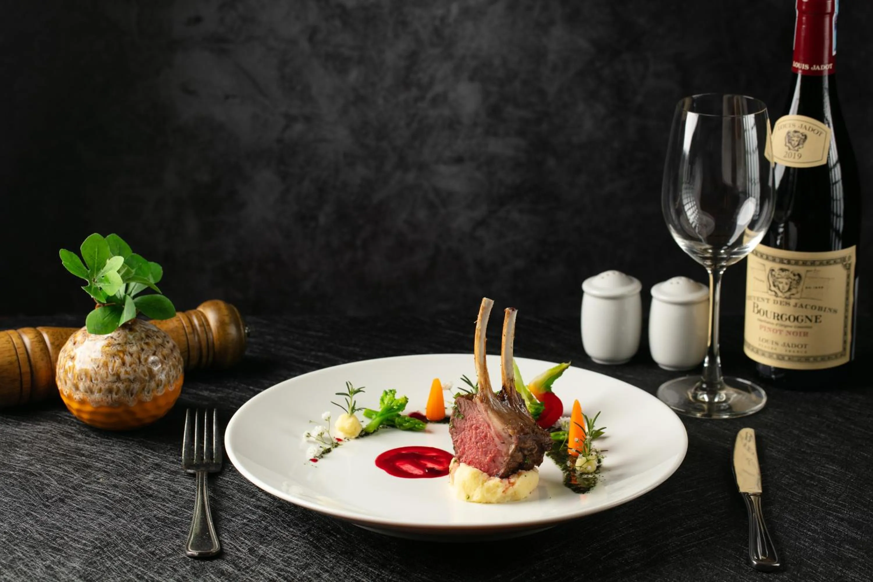 Food and drinks in Nam Cuong Hai Duong Hotel