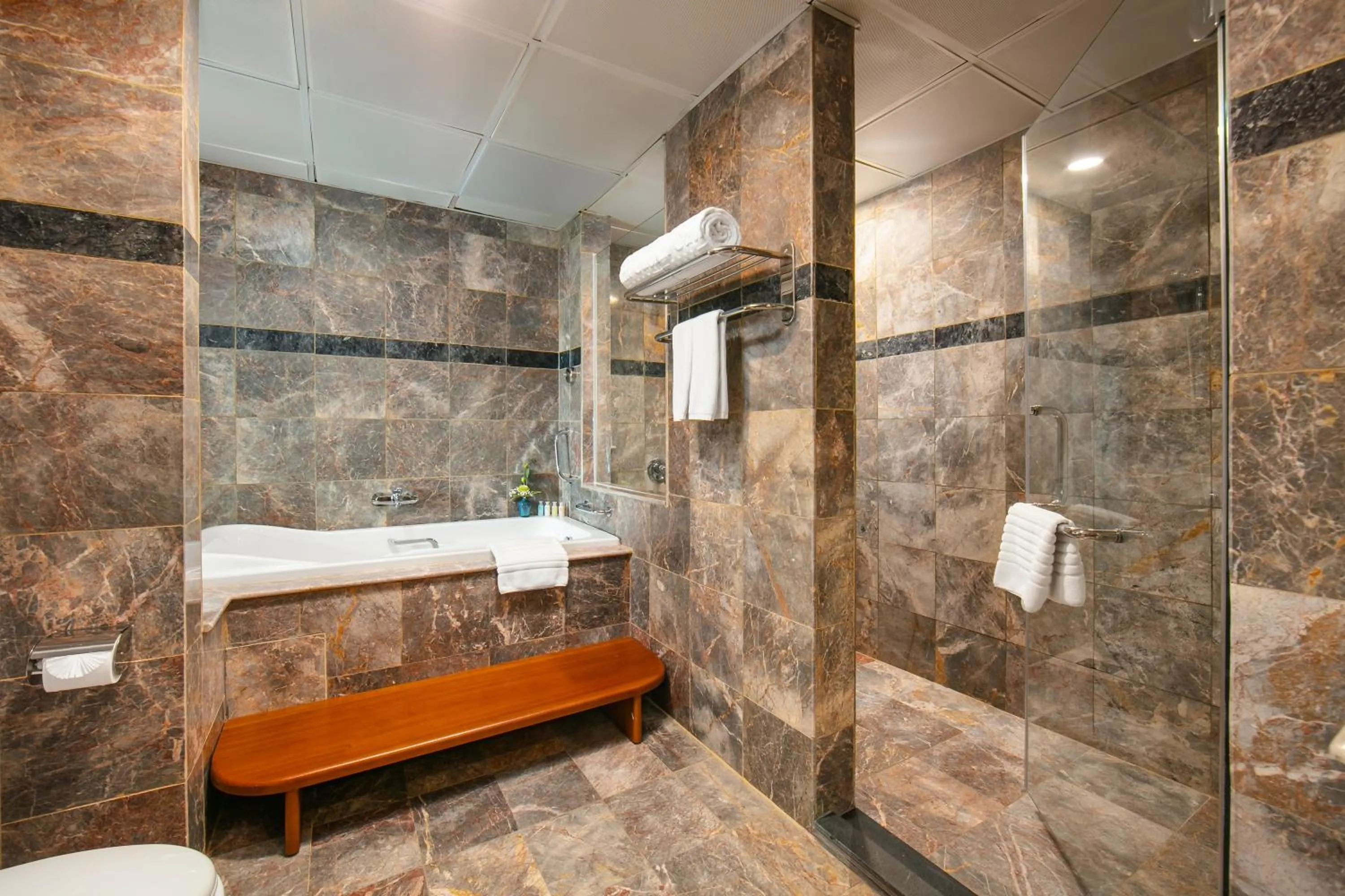 Shower in Nam Cuong Hai Duong Hotel