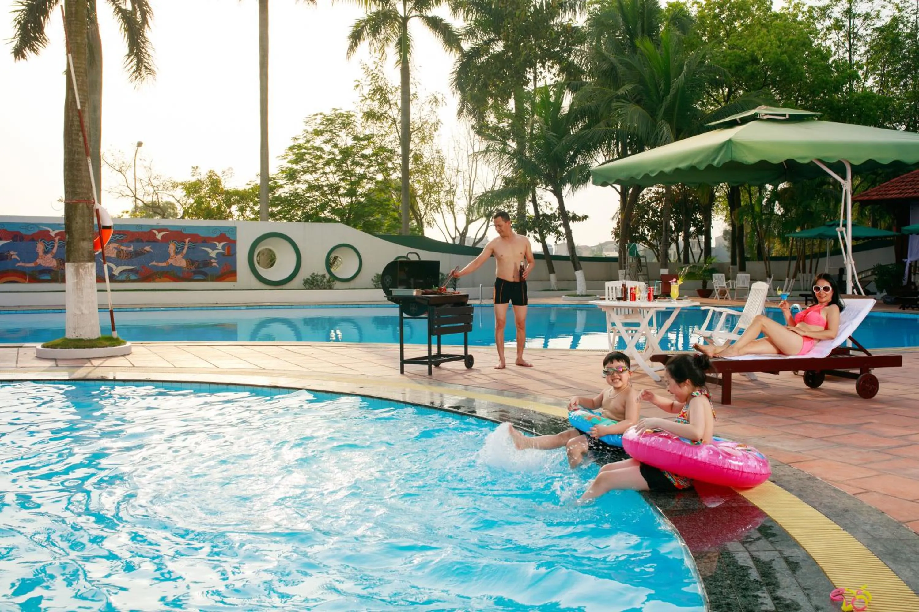 Swimming pool in Nam Cuong Hai Duong Hotel