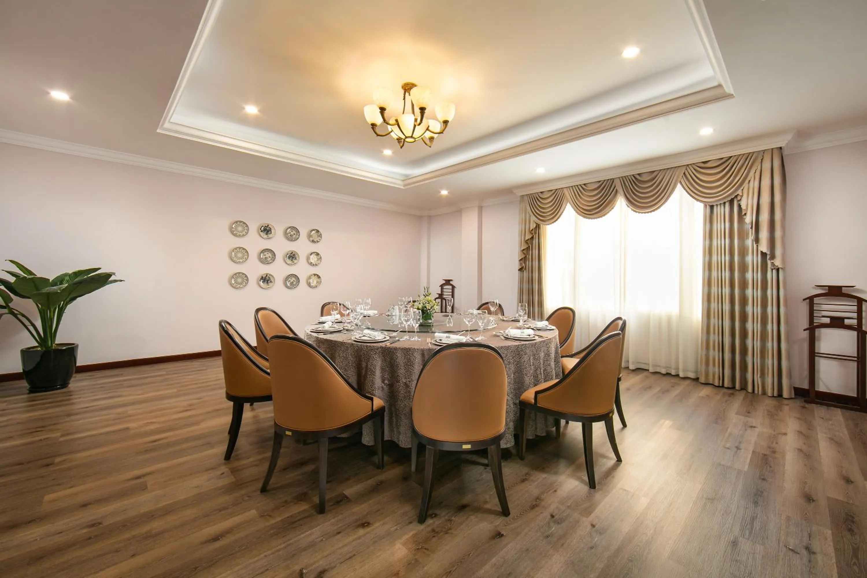 Seating area in Nam Cuong Hai Duong Hotel