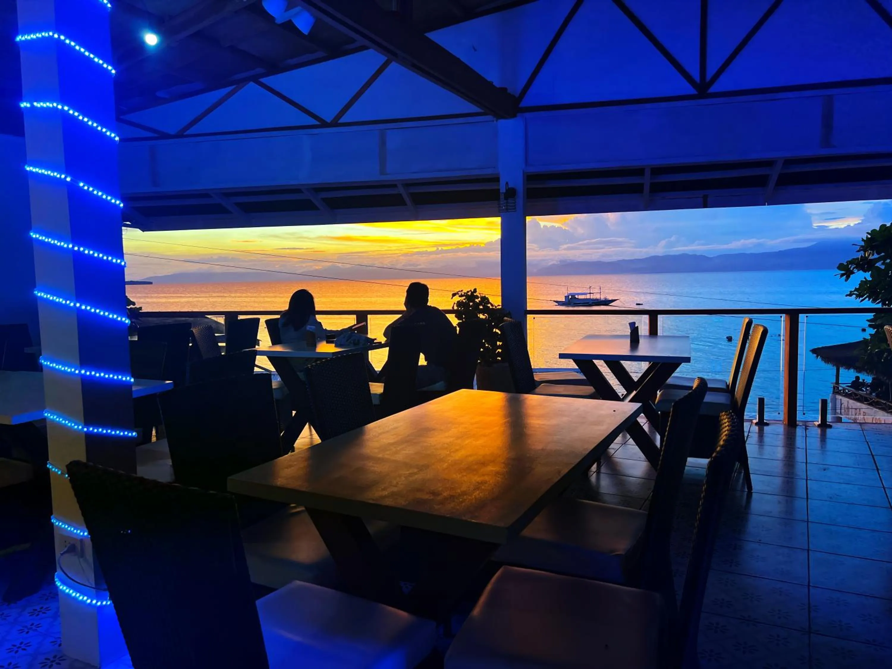 Restaurant/places to eat in Neptune Diving Resort Moalboal