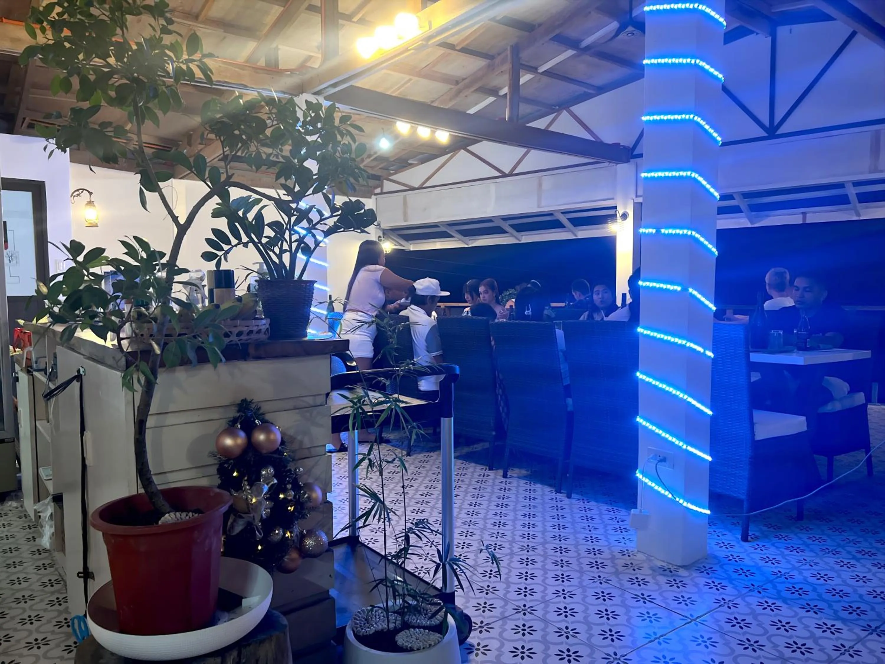 Restaurant/places to eat in Neptune Diving Resort Moalboal