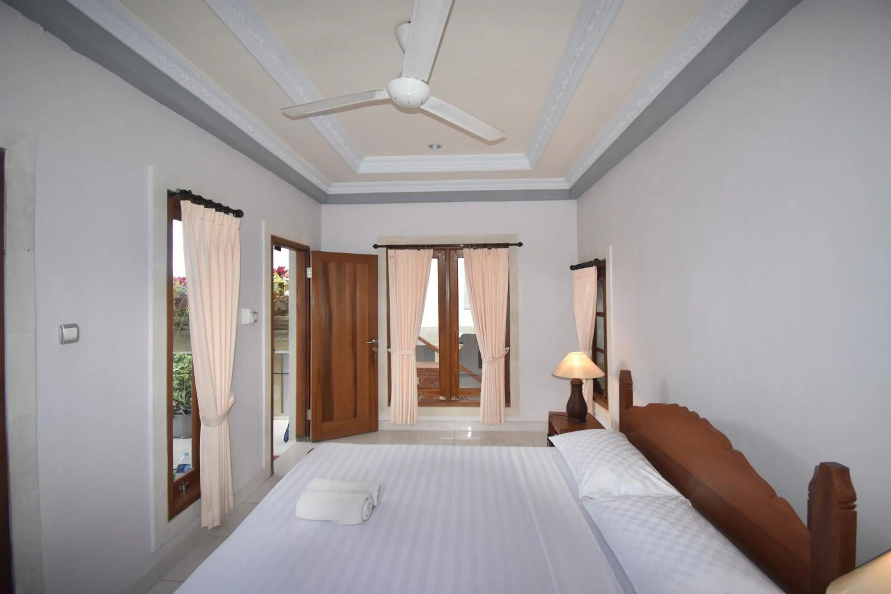 Shower, Bed in Sania's House