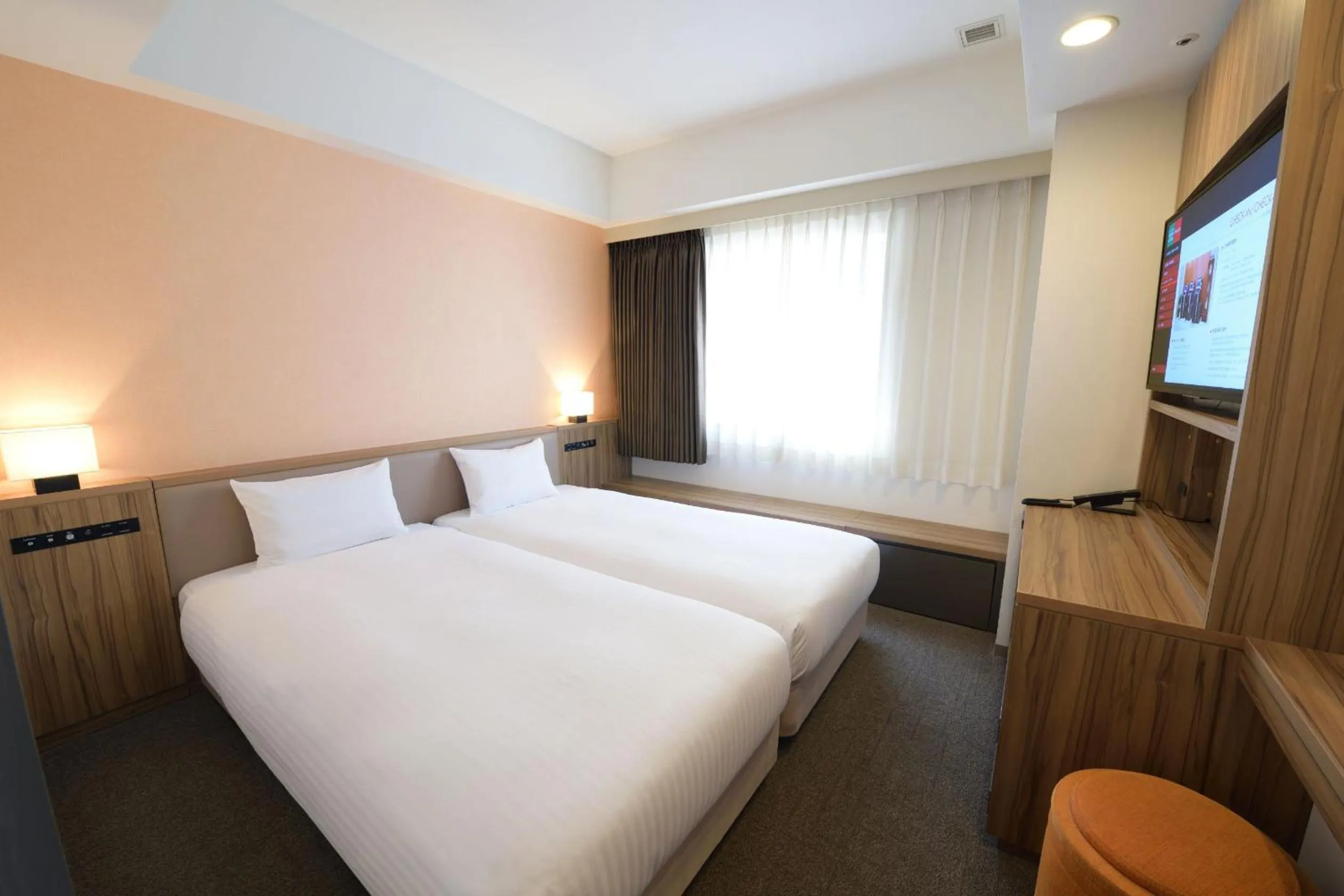 Photo of the whole room, Bed in Hakata Green Hotel Tenjin