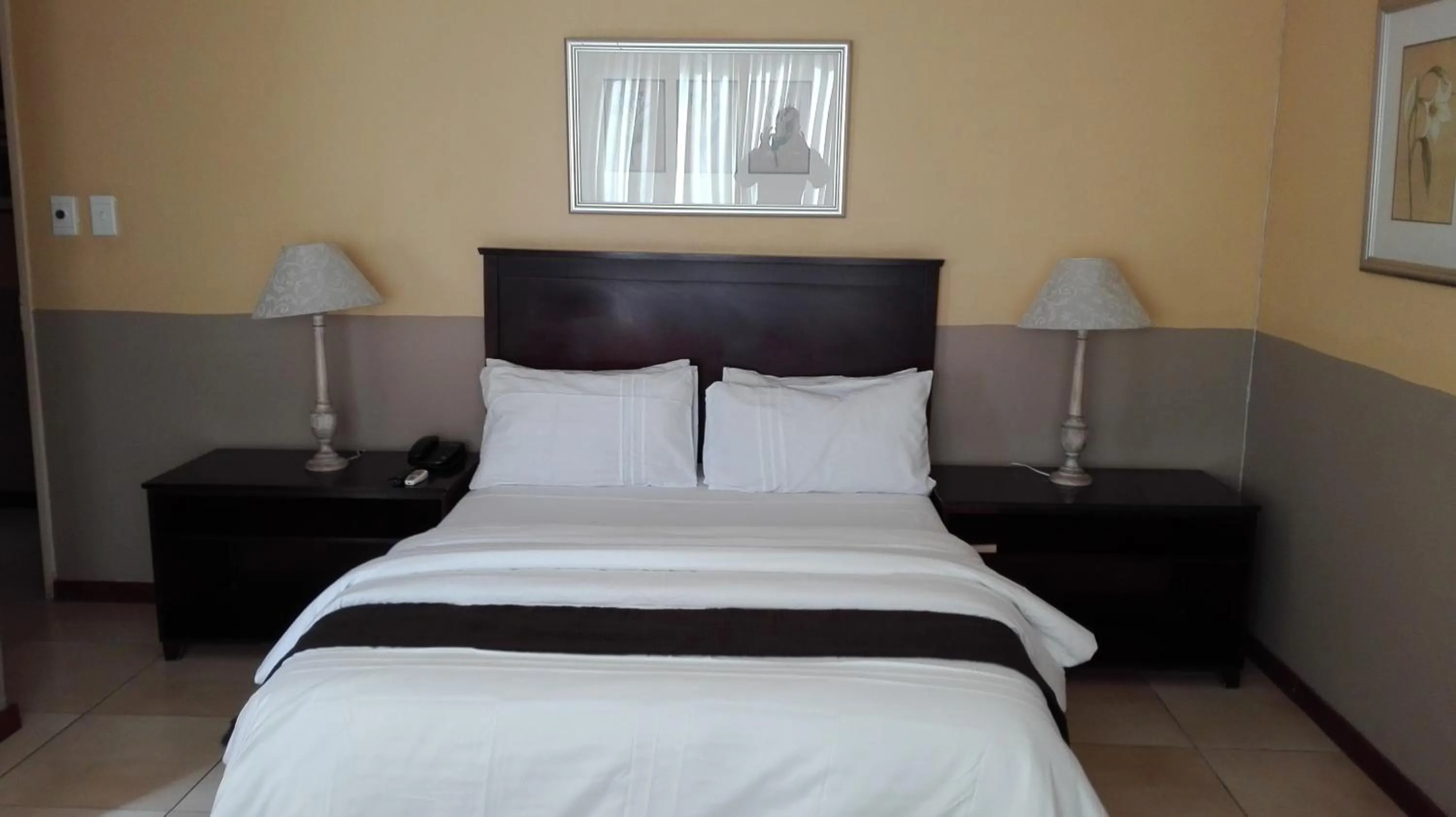 Decorative detail, Bed in Villa Via Hotel Midrand