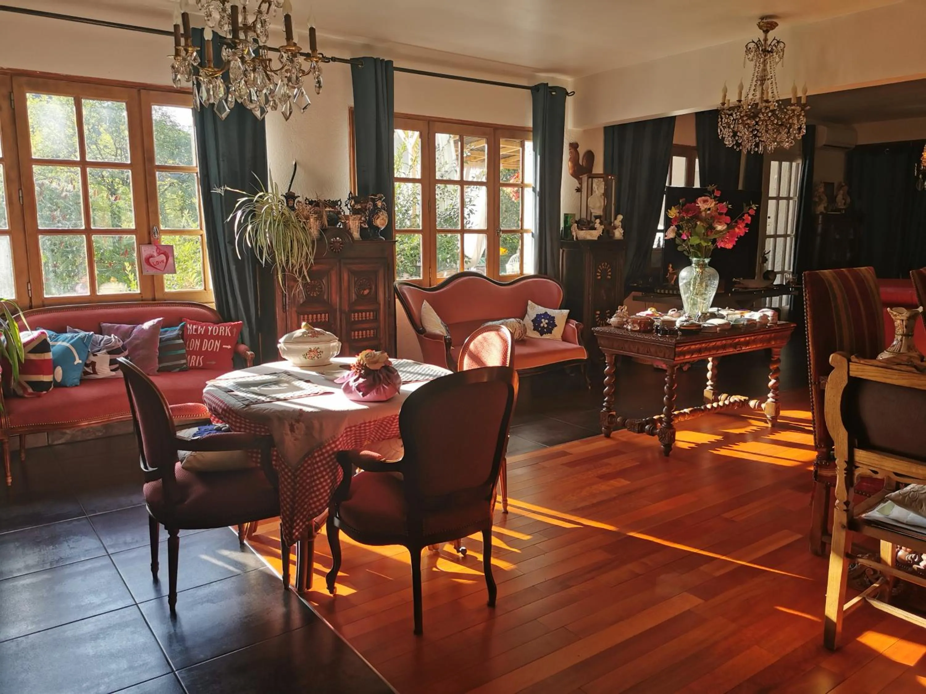 Restaurant/places to eat in Hotel bar b'rock