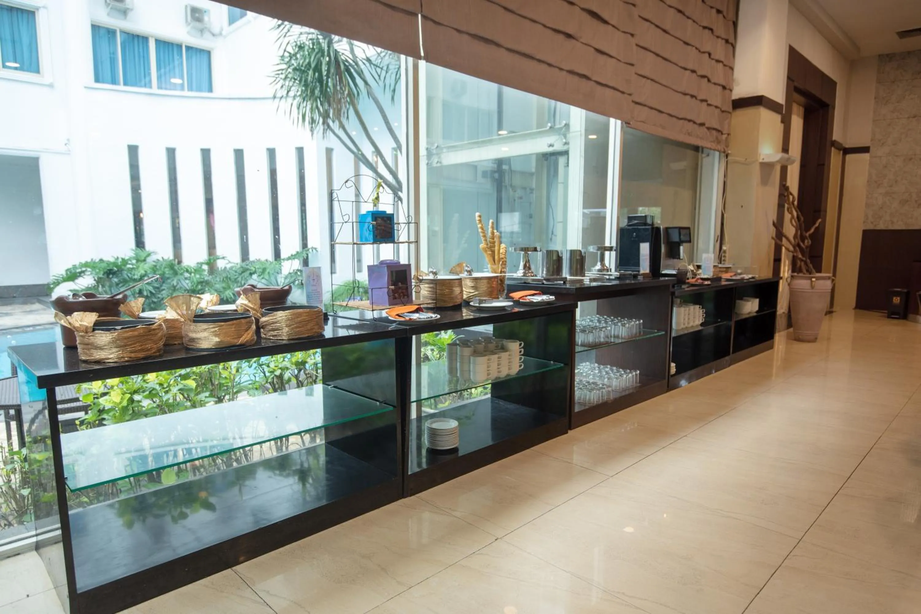 Restaurant/places to eat in The Mirah Hotel Bogor