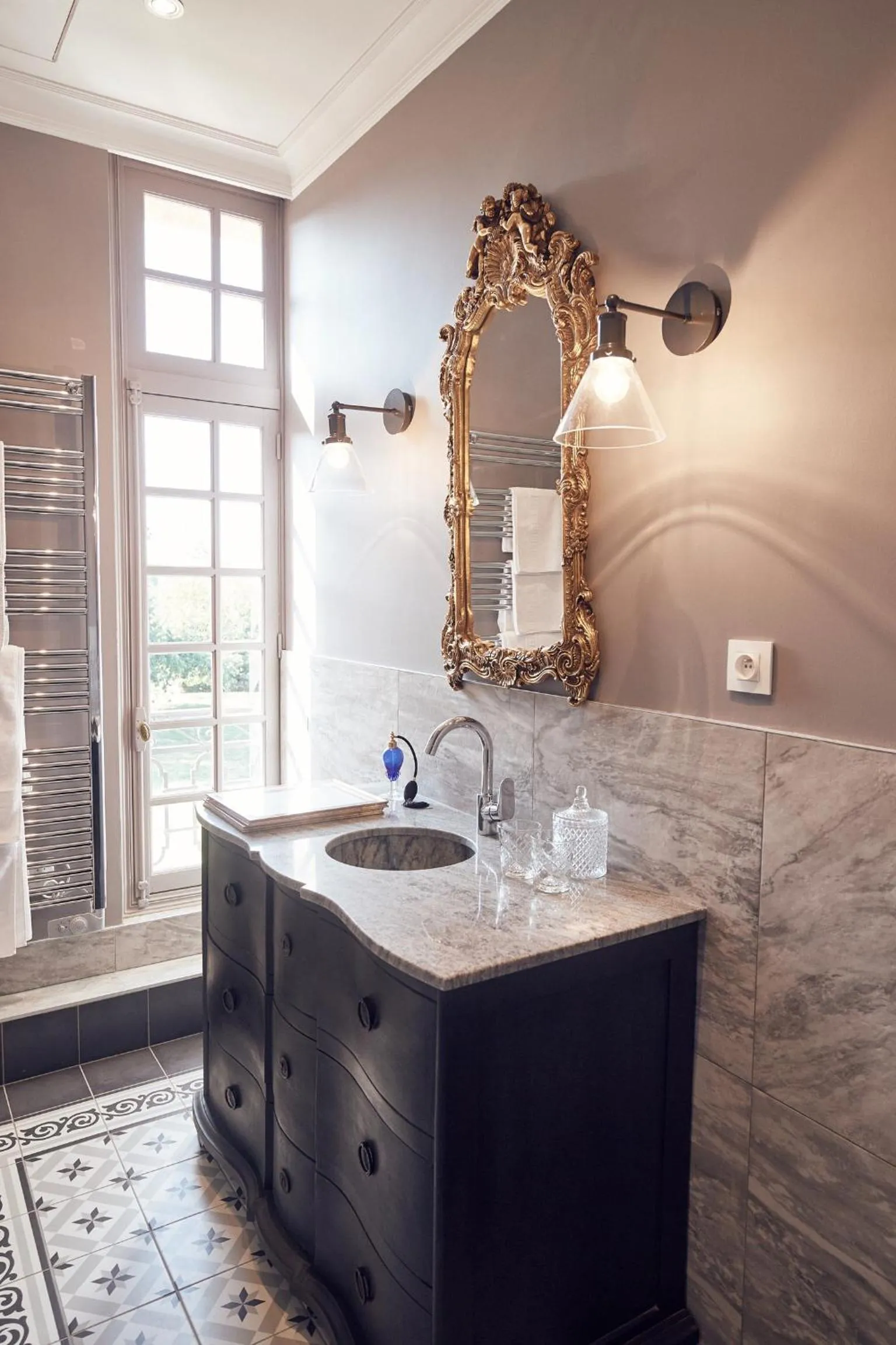 Shower in Castel Bois Marie, Maison d'hôtes