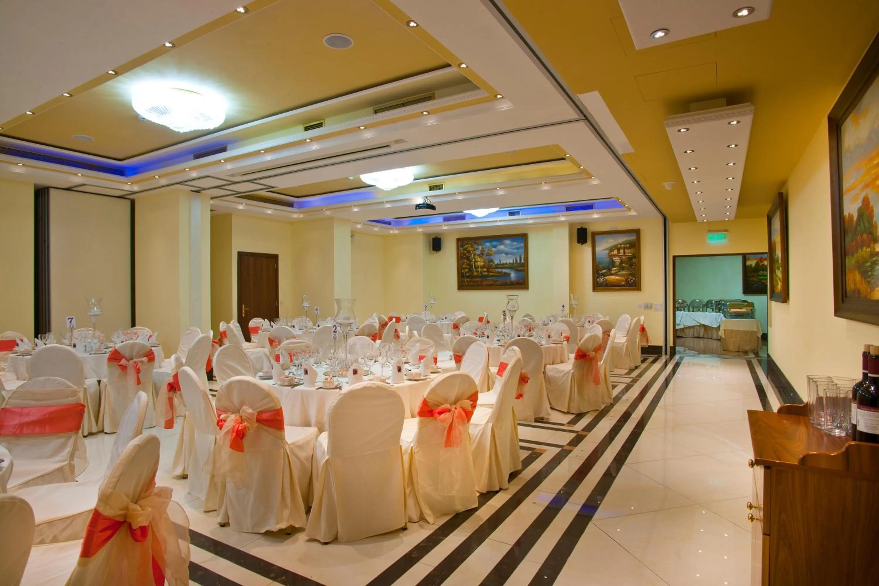 Food and drinks in Semeli Hotel