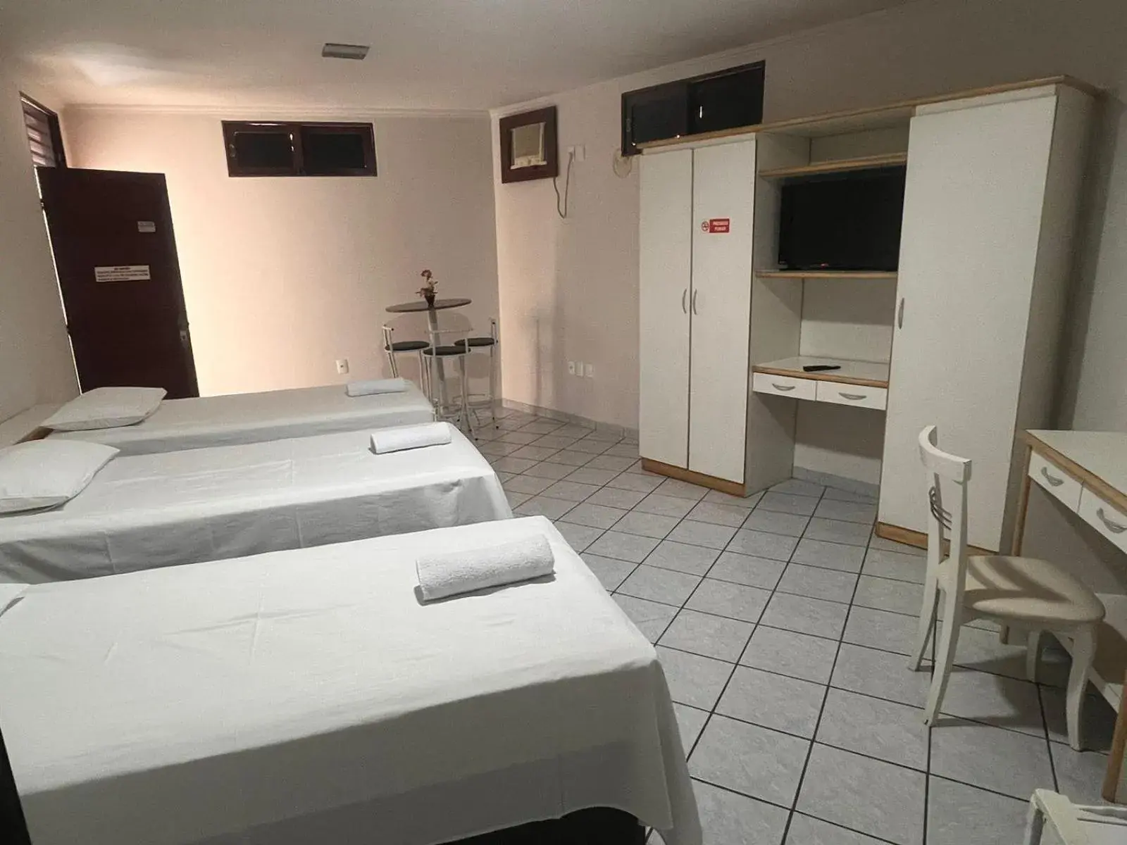 Triple Room in Center Plaza Hotel Triple Room in Center Plaza Hotel