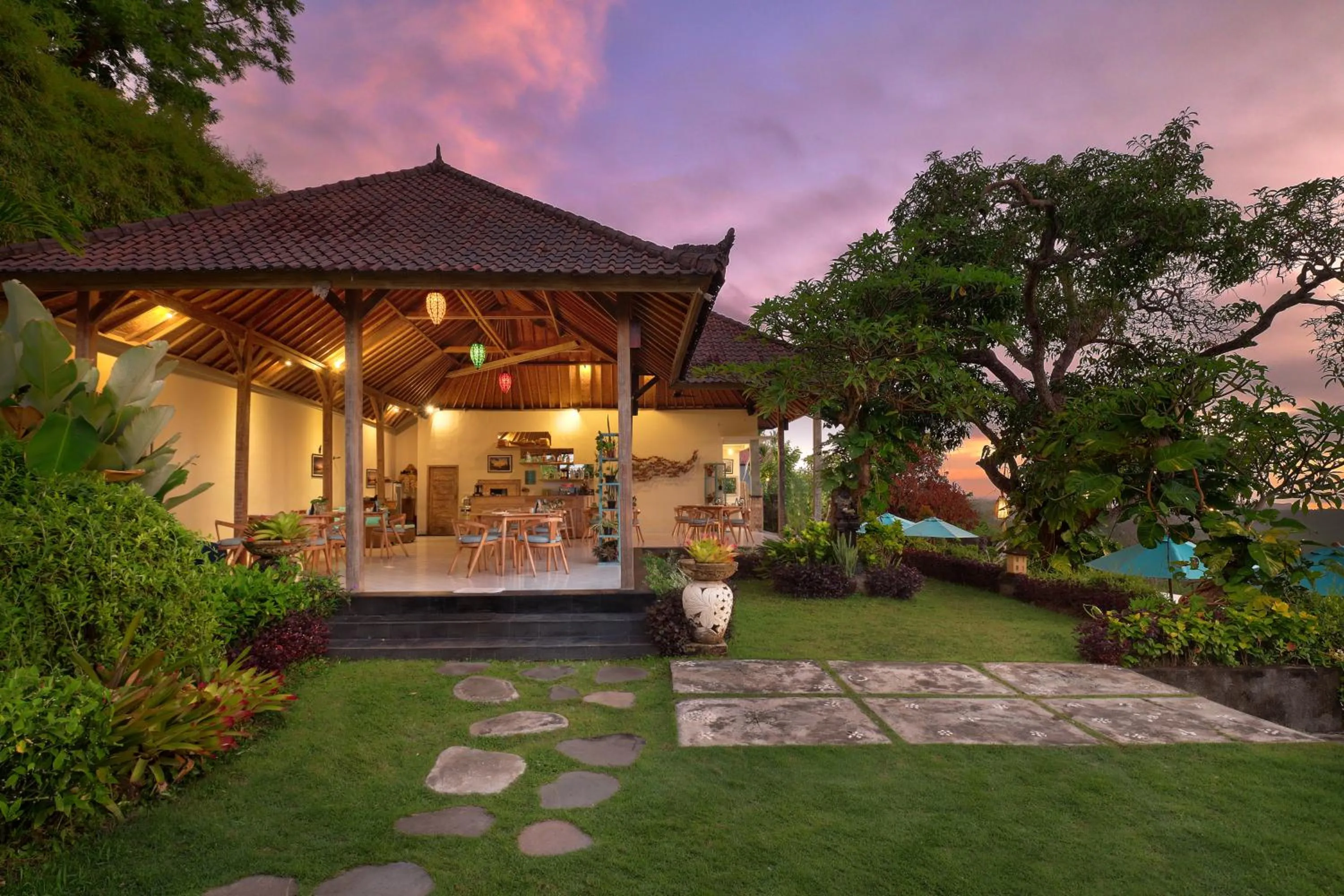 Restaurant/places to eat in The Acala Shri Sedana