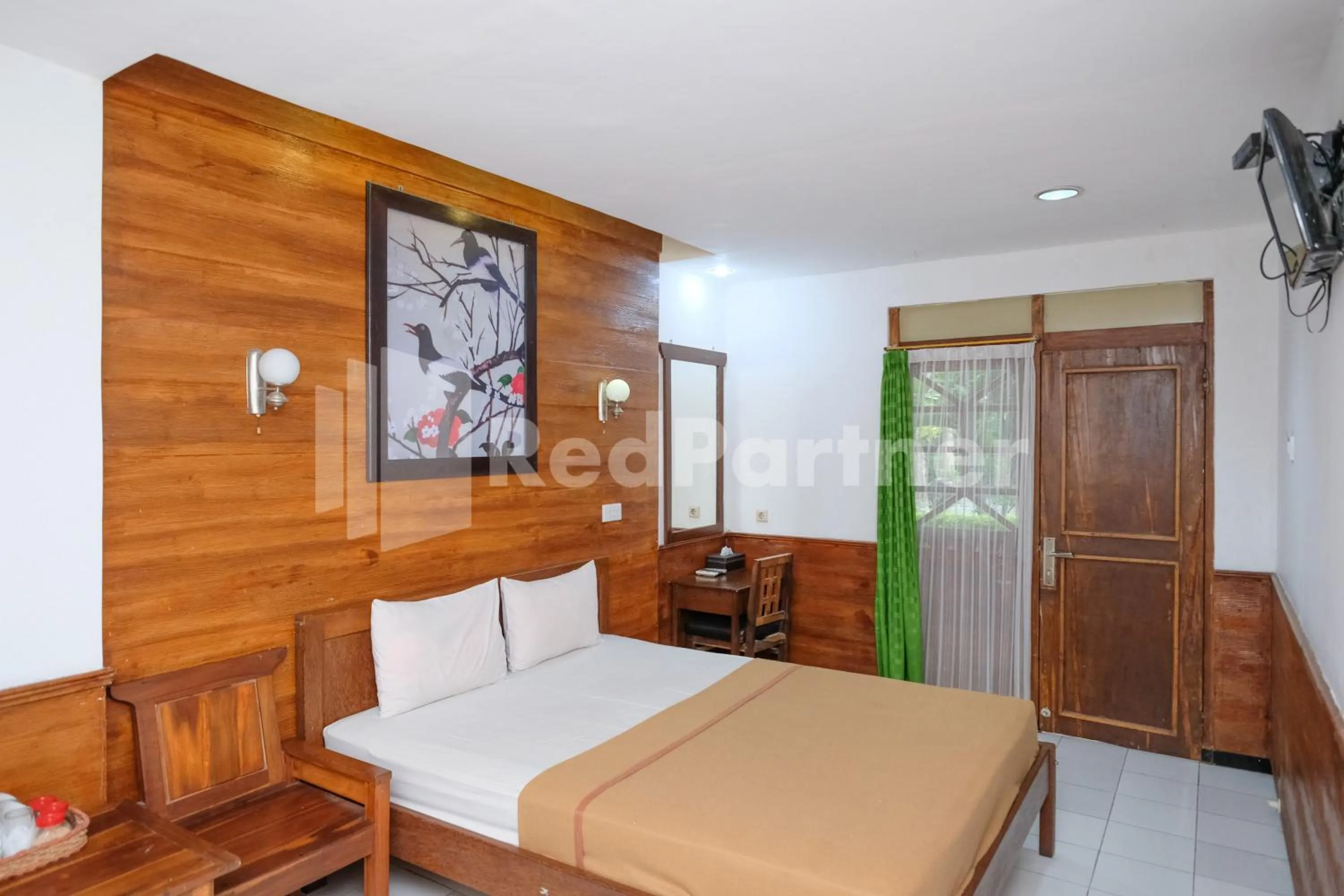 Bedroom, Bed in The Soemarsono Hotel near Ambarrukmo Plaza Mall RedPartner