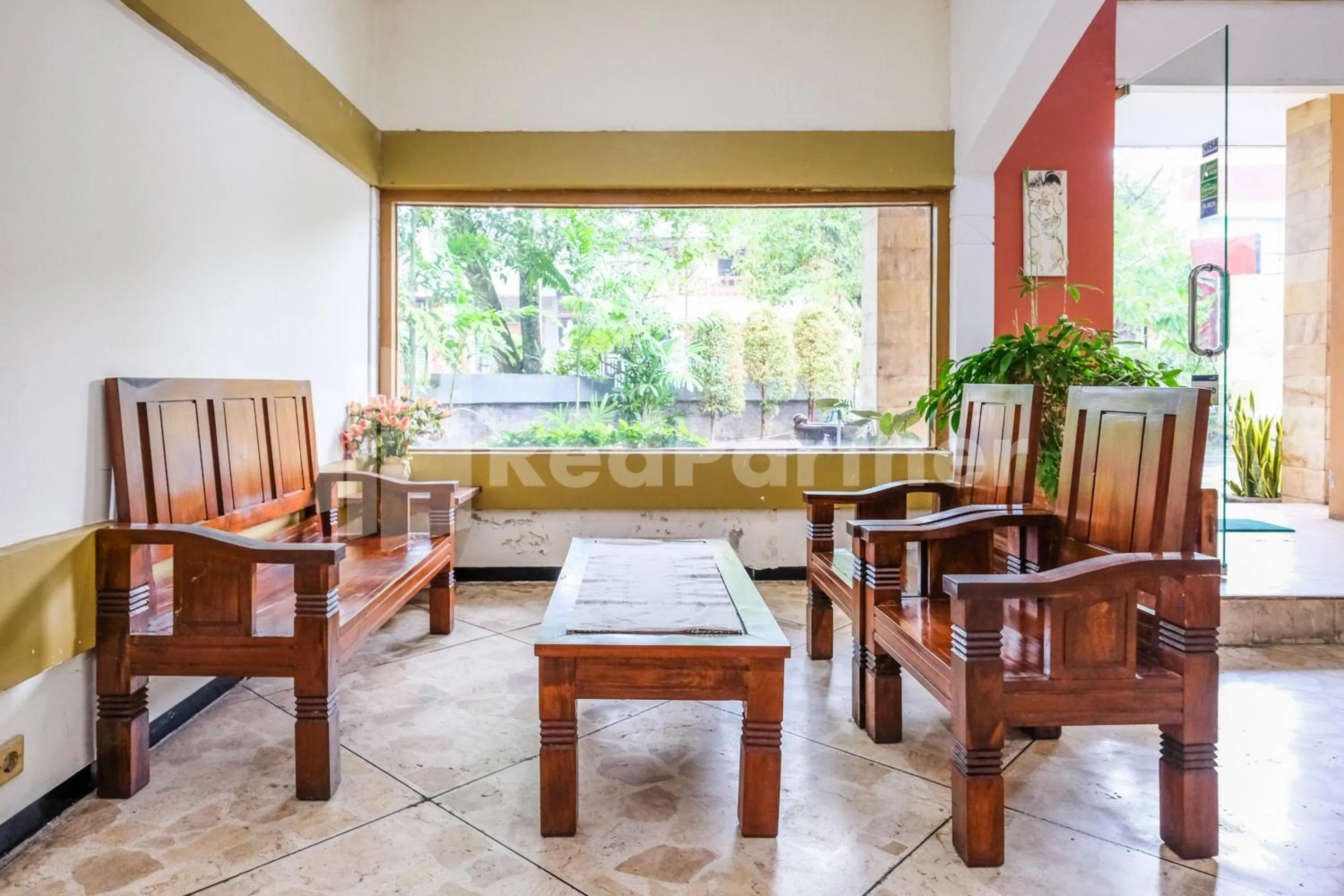 Seating area in The Soemarsono Hotel near Ambarrukmo Plaza Mall RedPartner