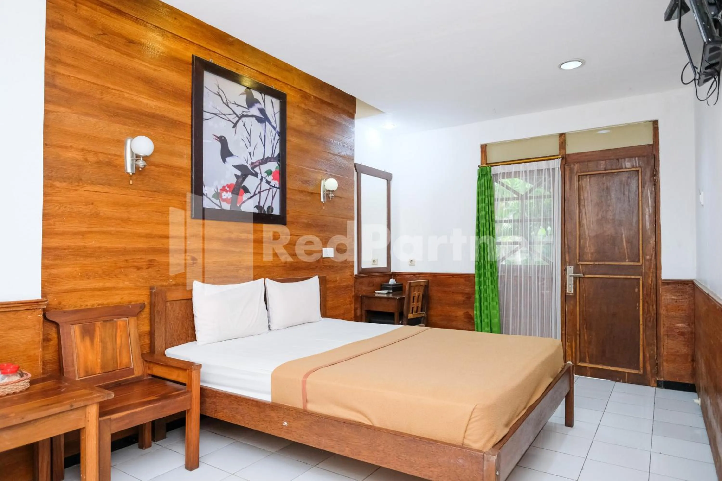 Bedroom, Bed in The Soemarsono Hotel near Ambarrukmo Plaza Mall RedPartner