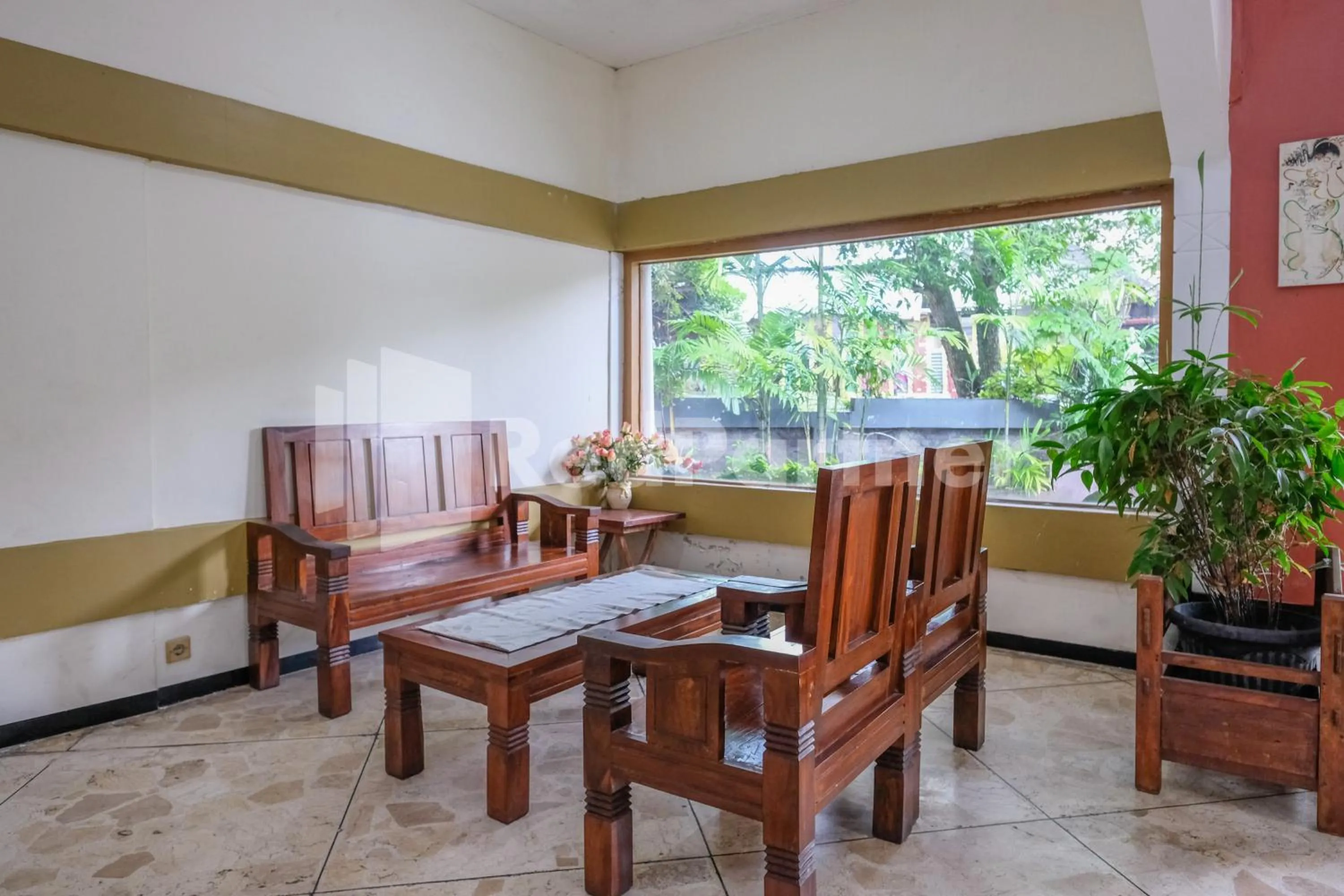 Seating area in The Soemarsono Hotel near Ambarrukmo Plaza Mall RedPartner